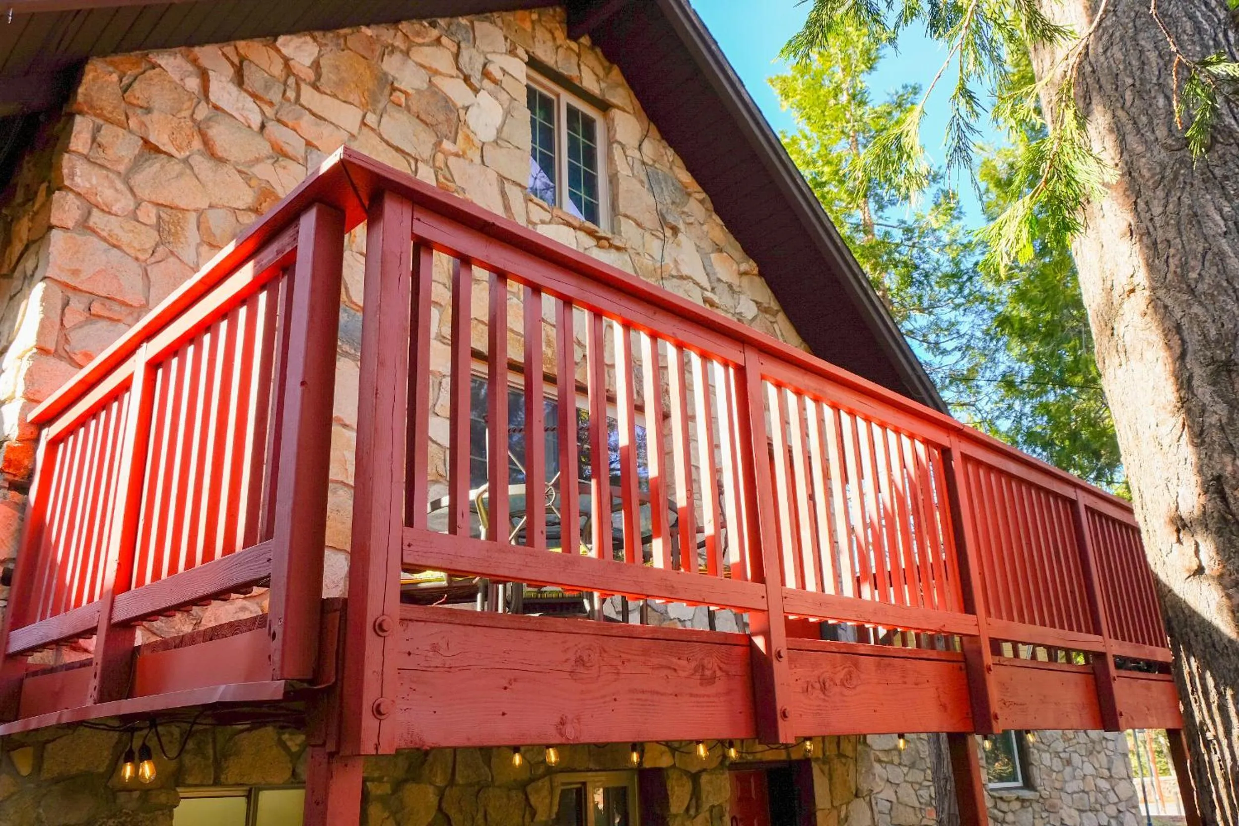 Property building in Sherwood Arms Motel