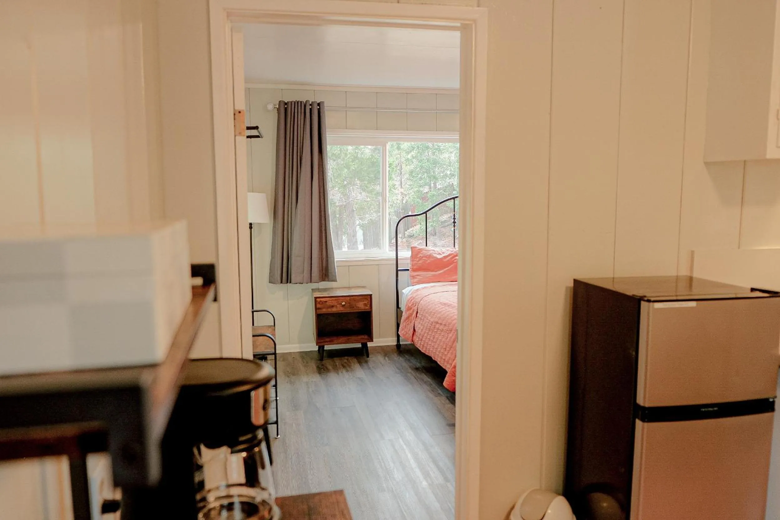 Bed in Sherwood Arms Motel