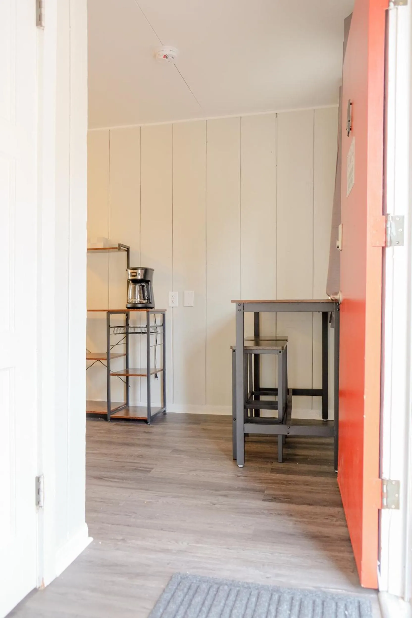 Dining area in Sherwood Arms Motel