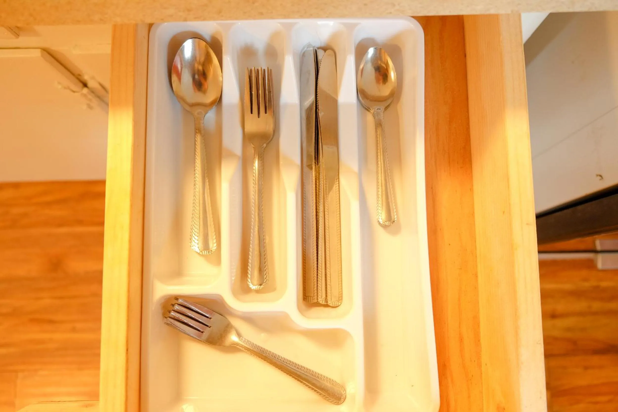 Kitchen or kitchenette in Sherwood Arms Motel