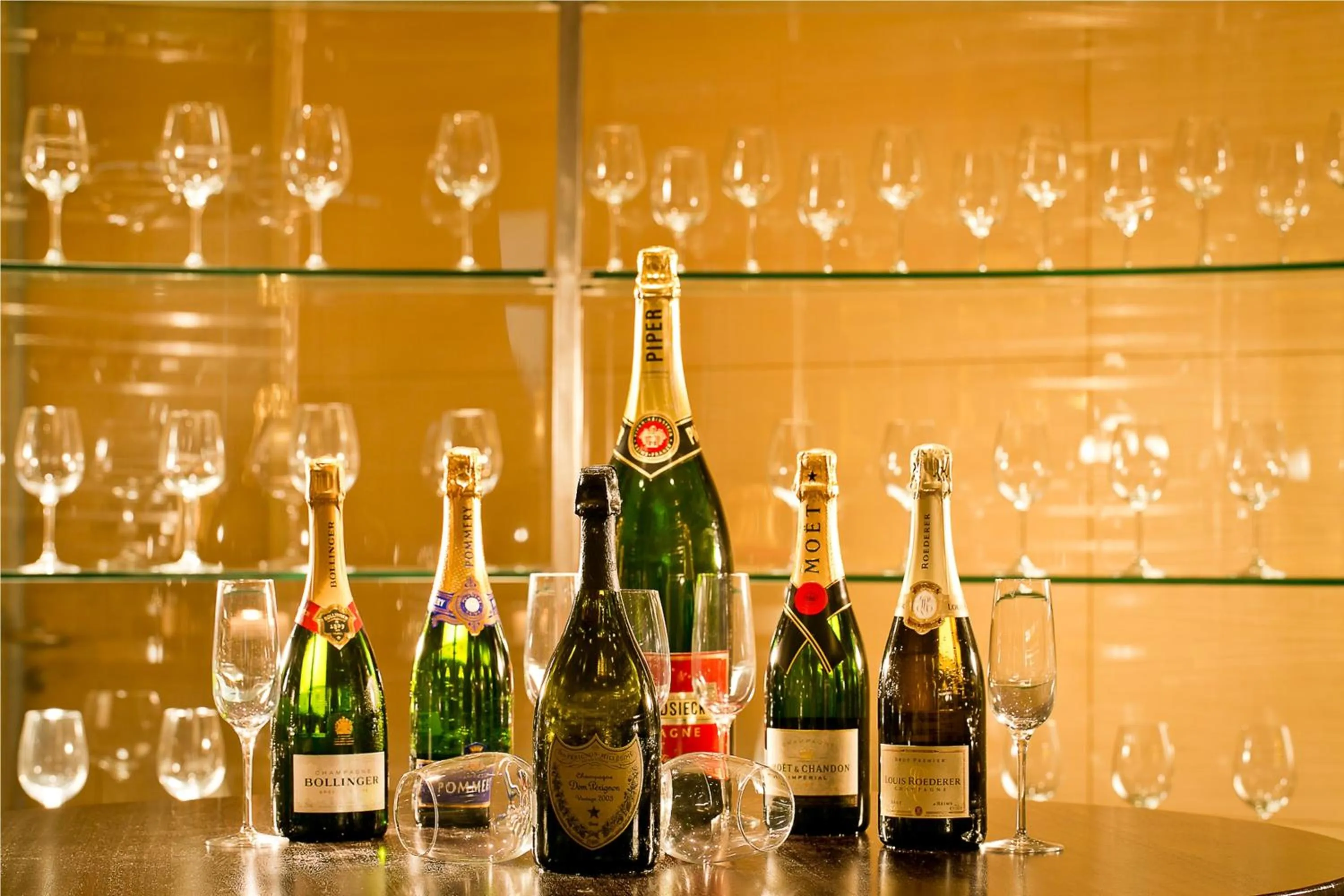 Alcoholic drinks in The Lalit Traveller- Airport hotel