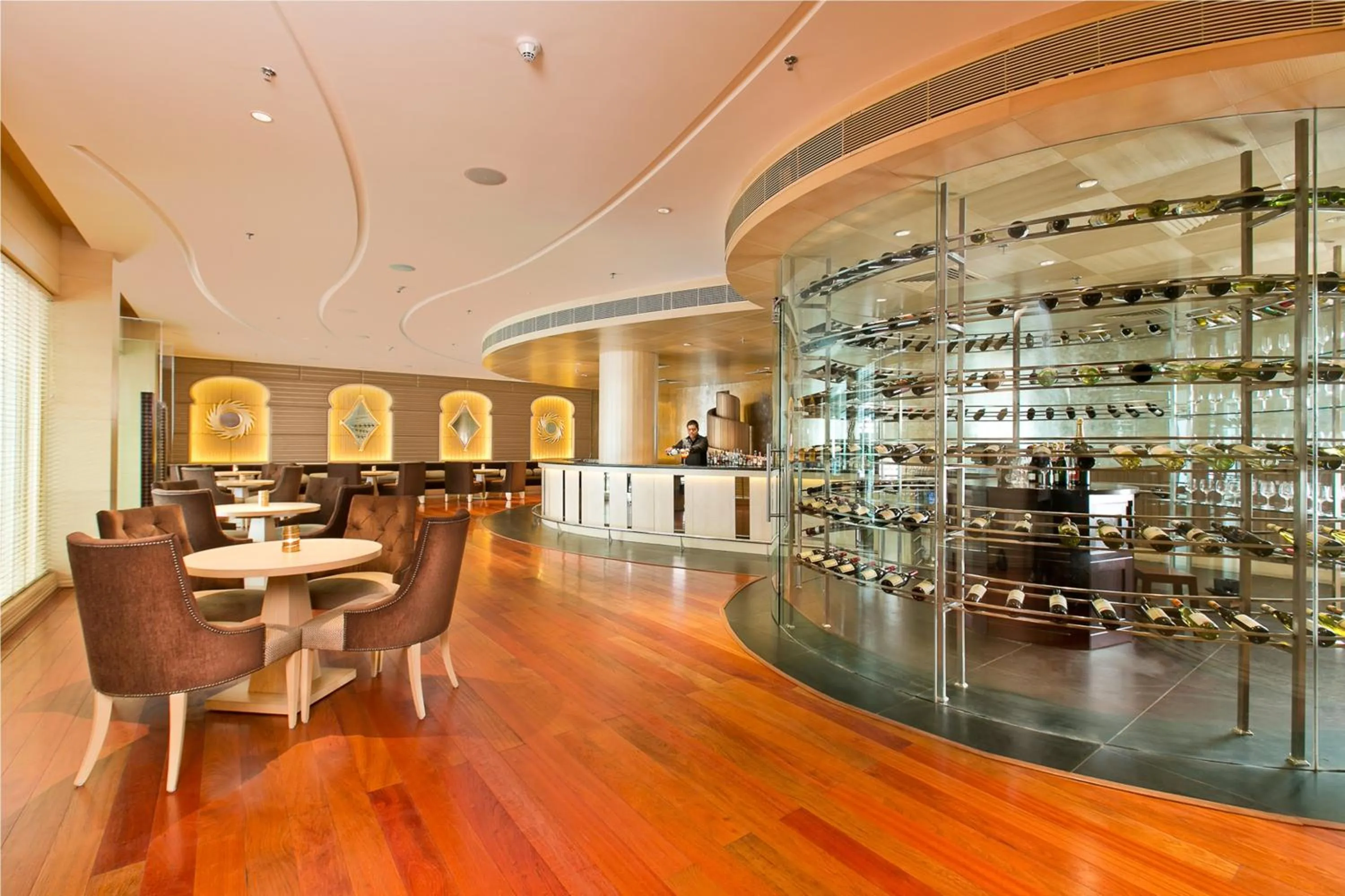 Lounge or bar in The Lalit Traveller- Airport hotel