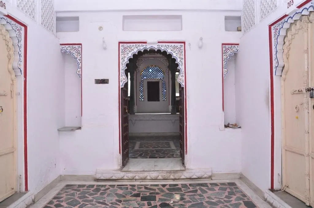 Facade/entrance in Hotel Gangaur Palace