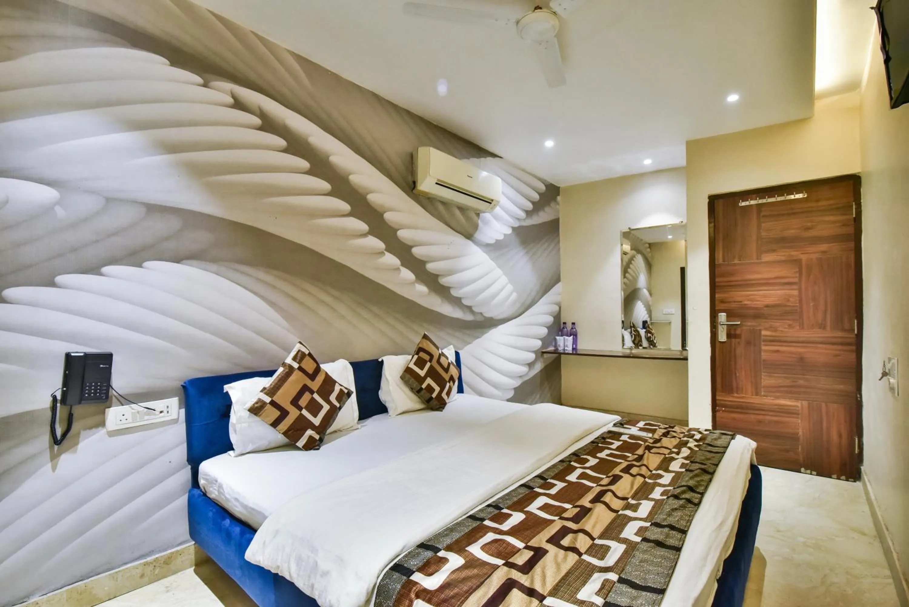 Bedroom, Bed in Hotel Singh International, Amritsar