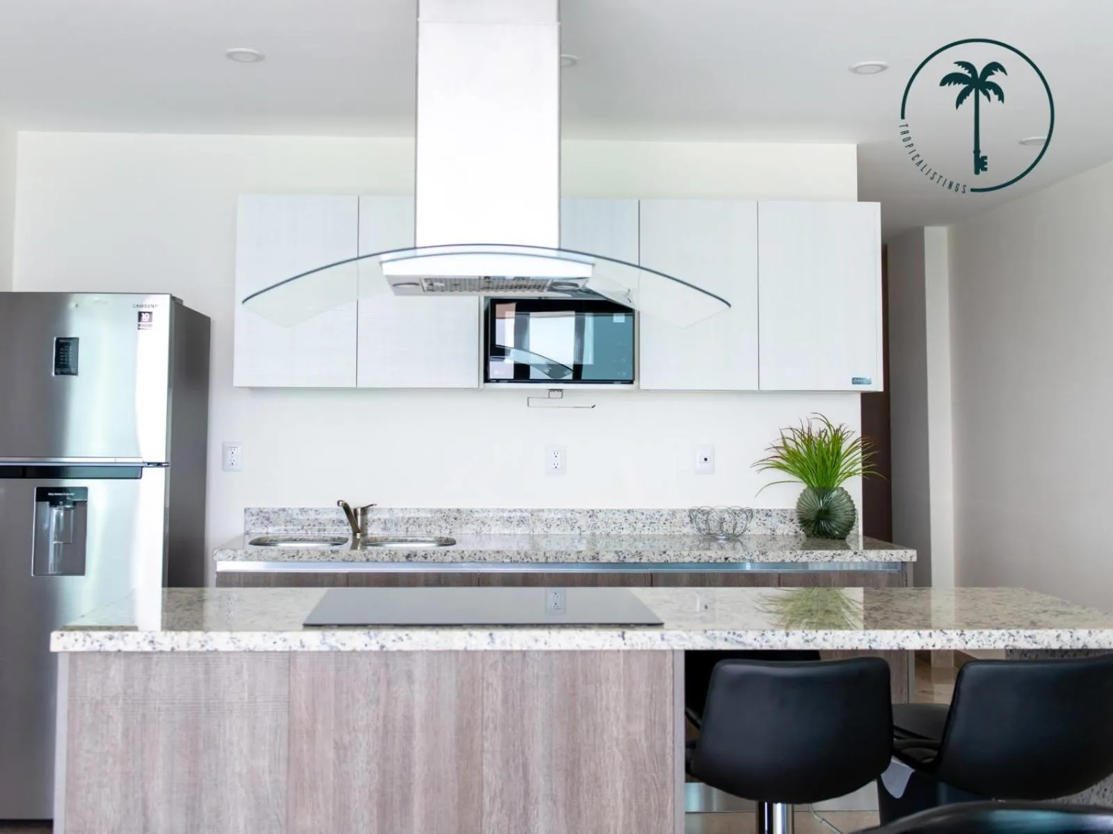 Kitchen or kitchenette in Moderno condominio con vista al mar!