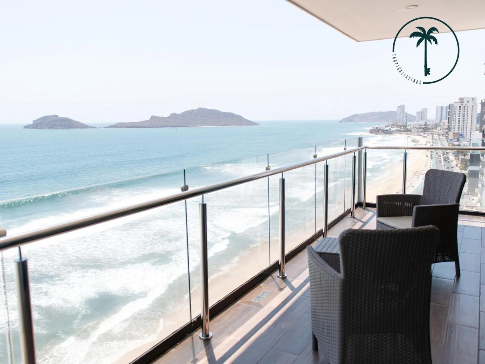 Balcony/Terrace in Moderno condominio con vista al mar!
