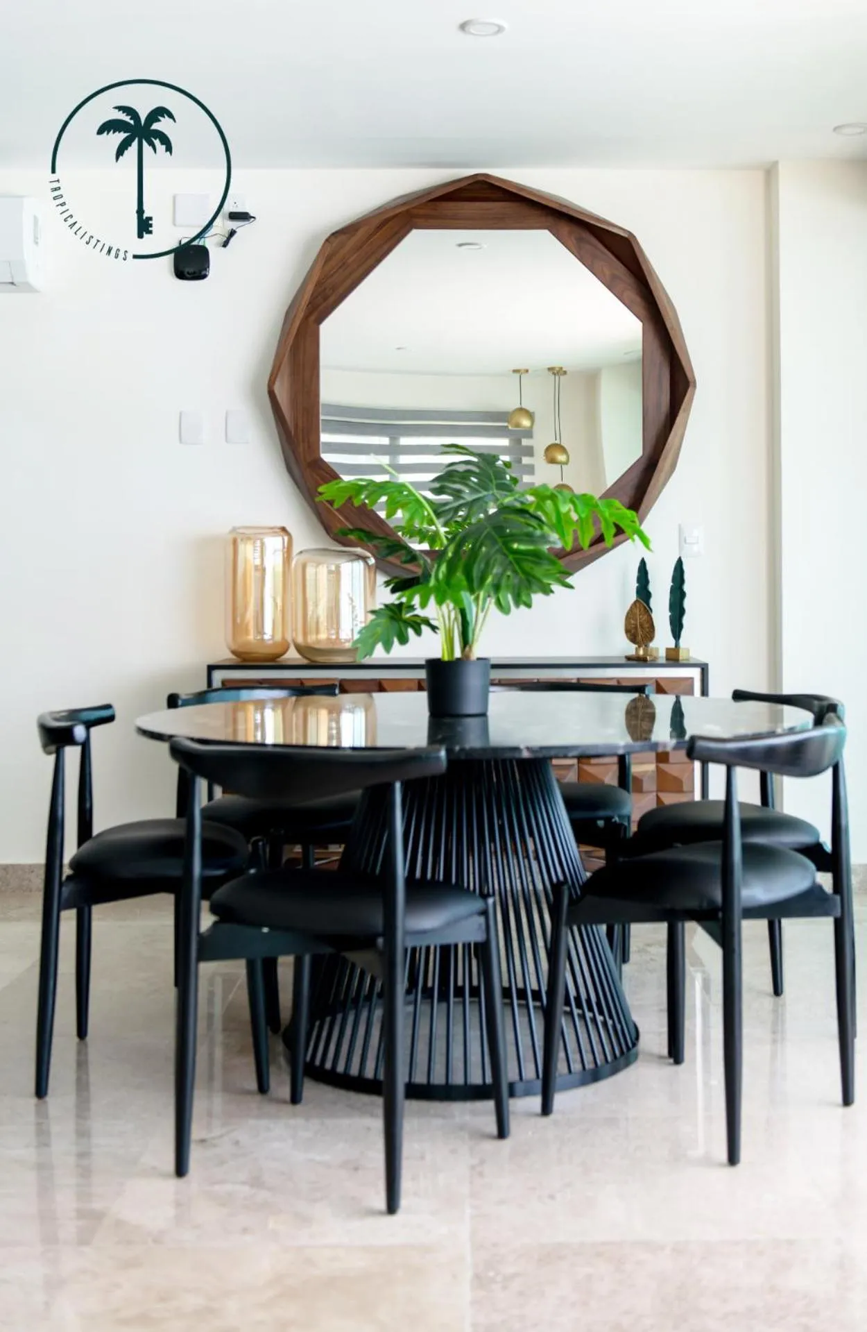 Decorative detail in Moderno condominio con vista al mar!