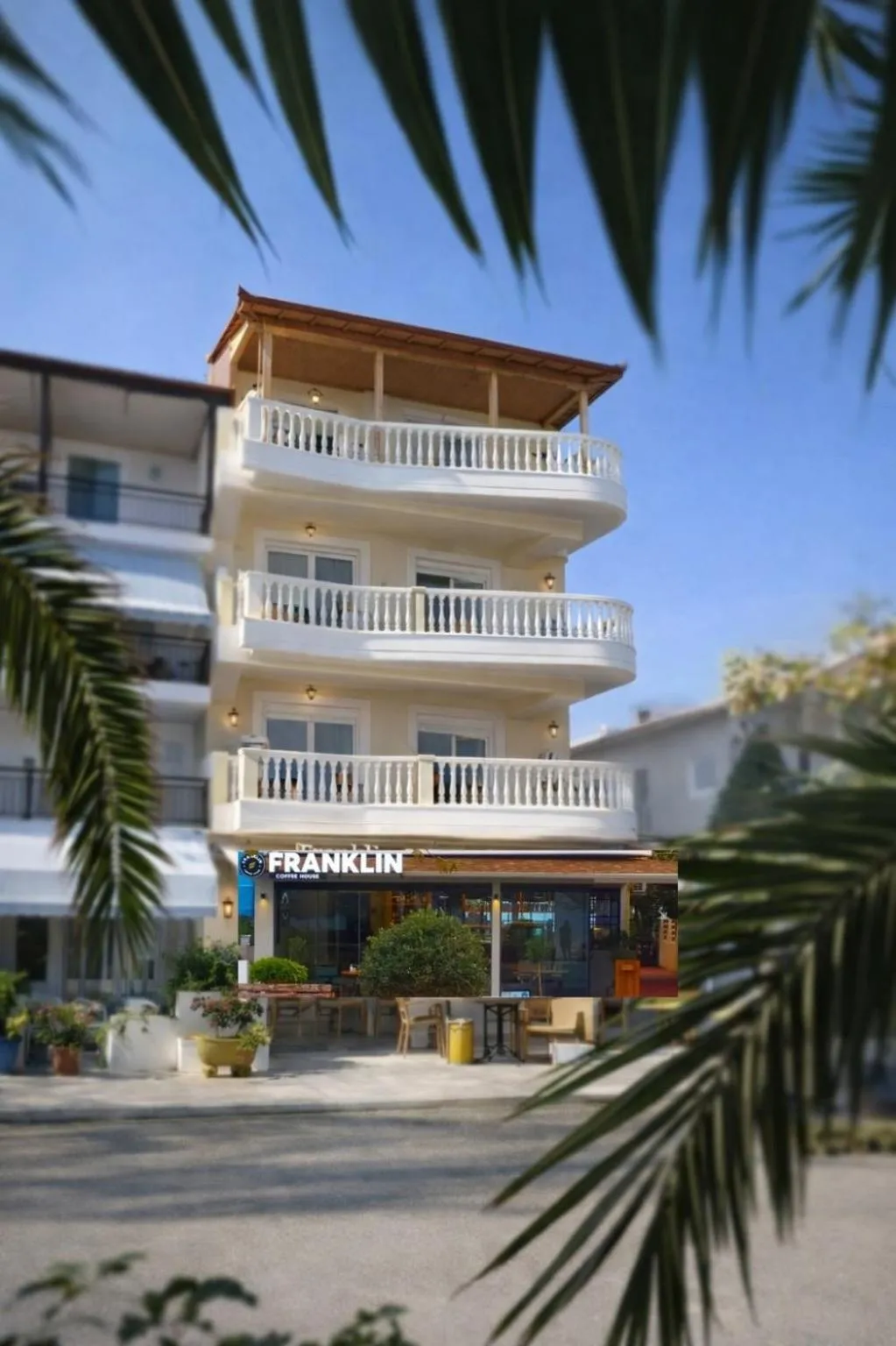 Property building in Isla Studios