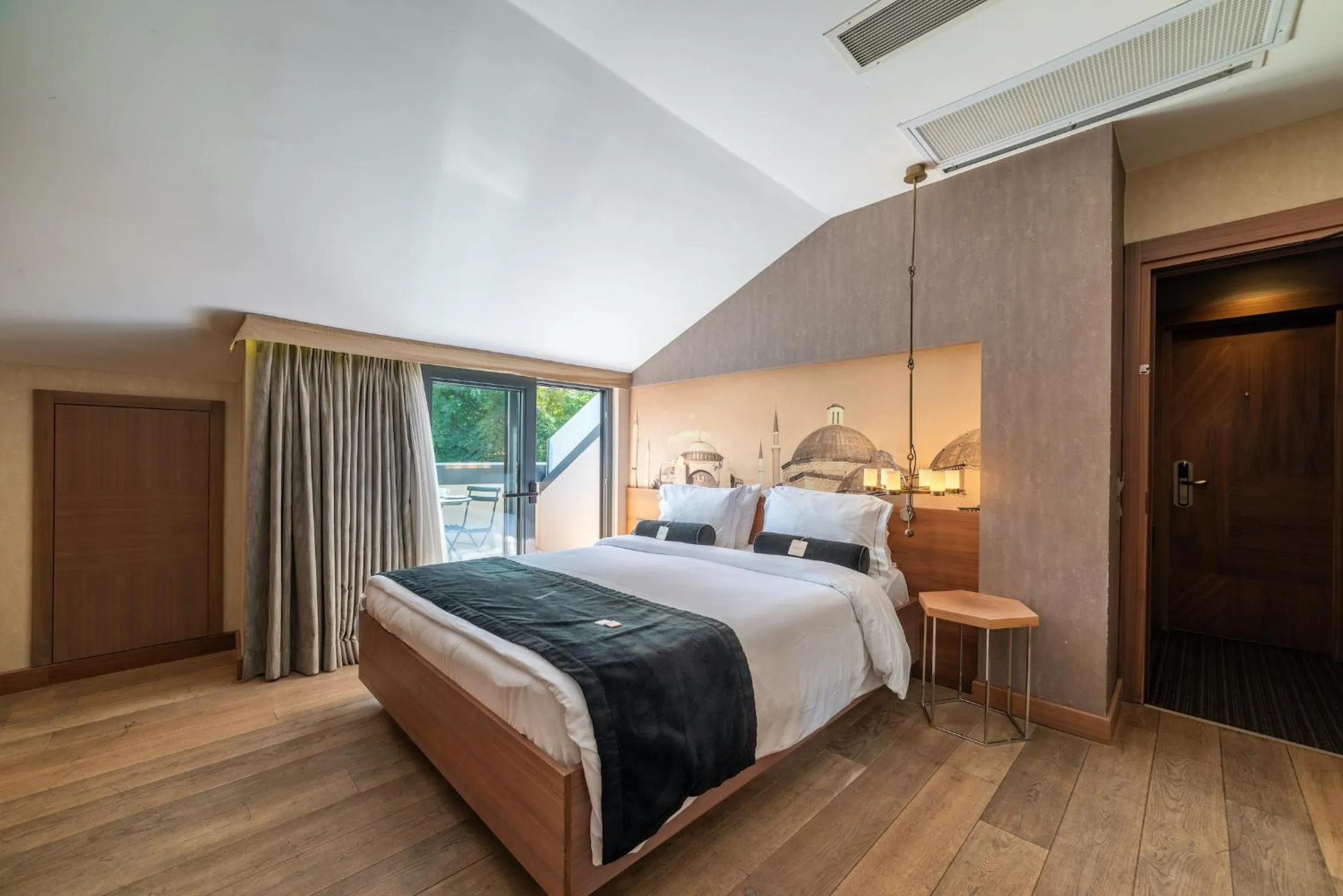 Bed in Hotel Saint Sophia