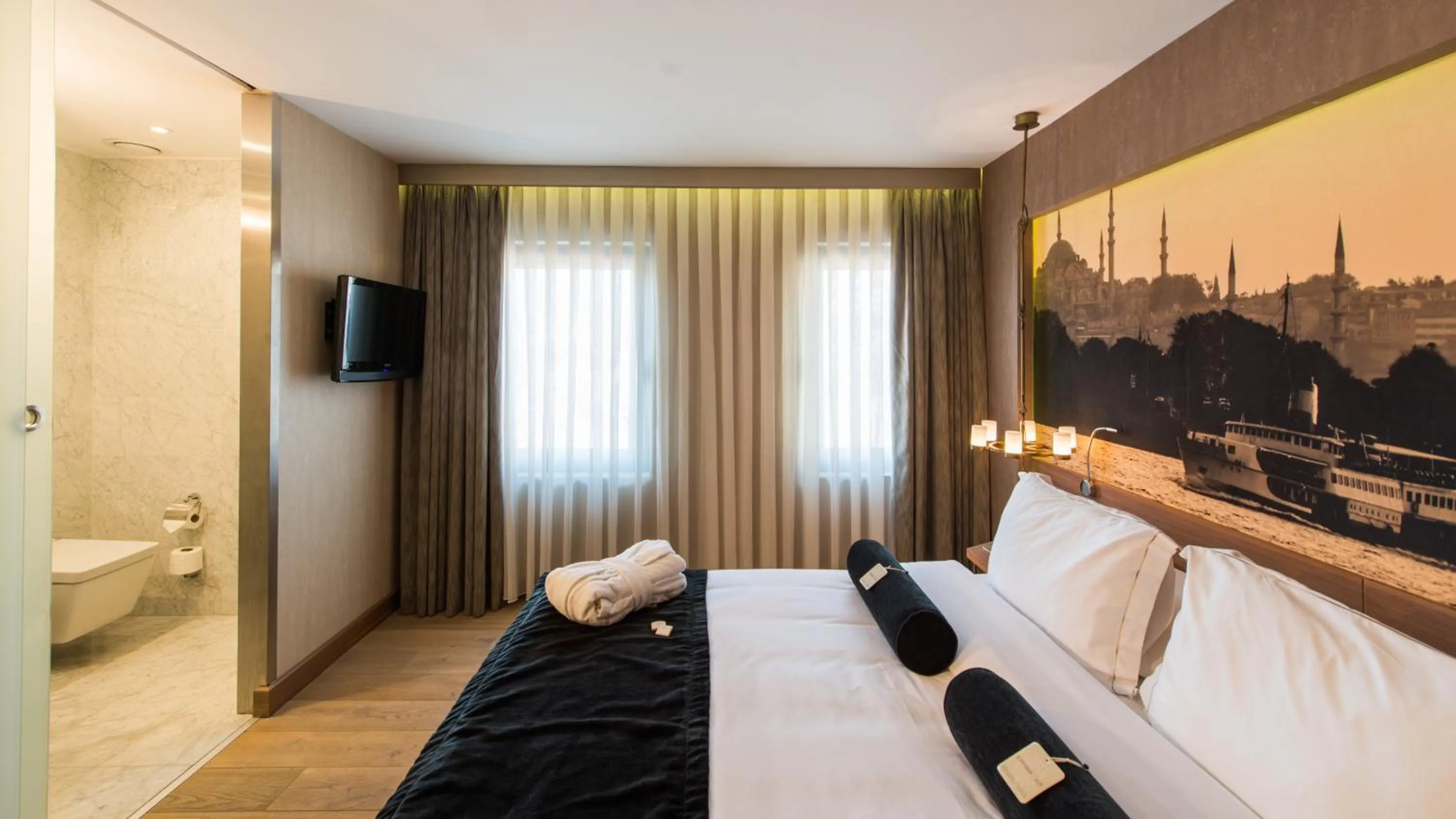 Bed in Hotel Saint Sophia