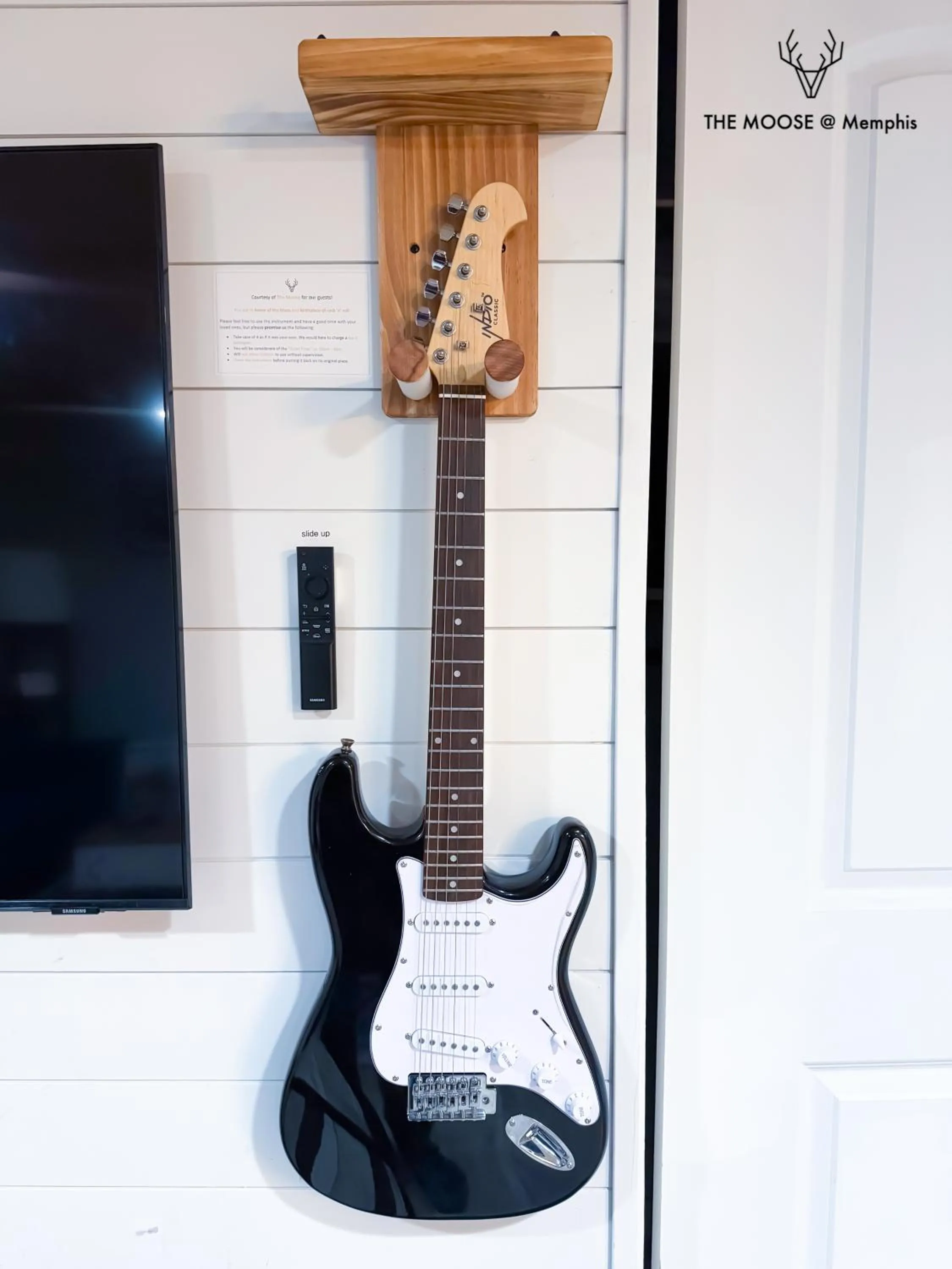 TV and multimedia in The Moose at Memphis Downtown & Victorian Village