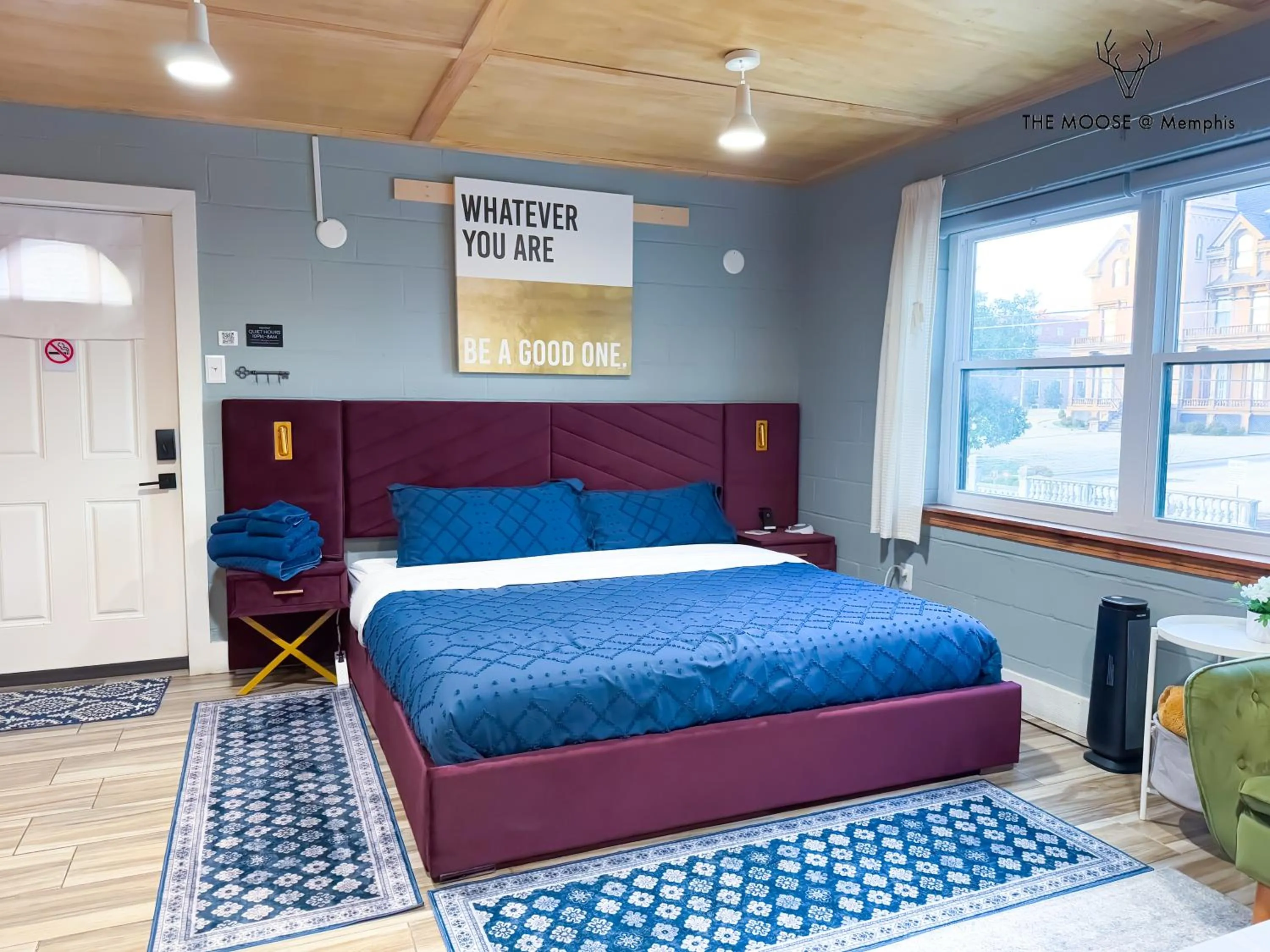 Bed in The Moose at Memphis Downtown & Victorian Village