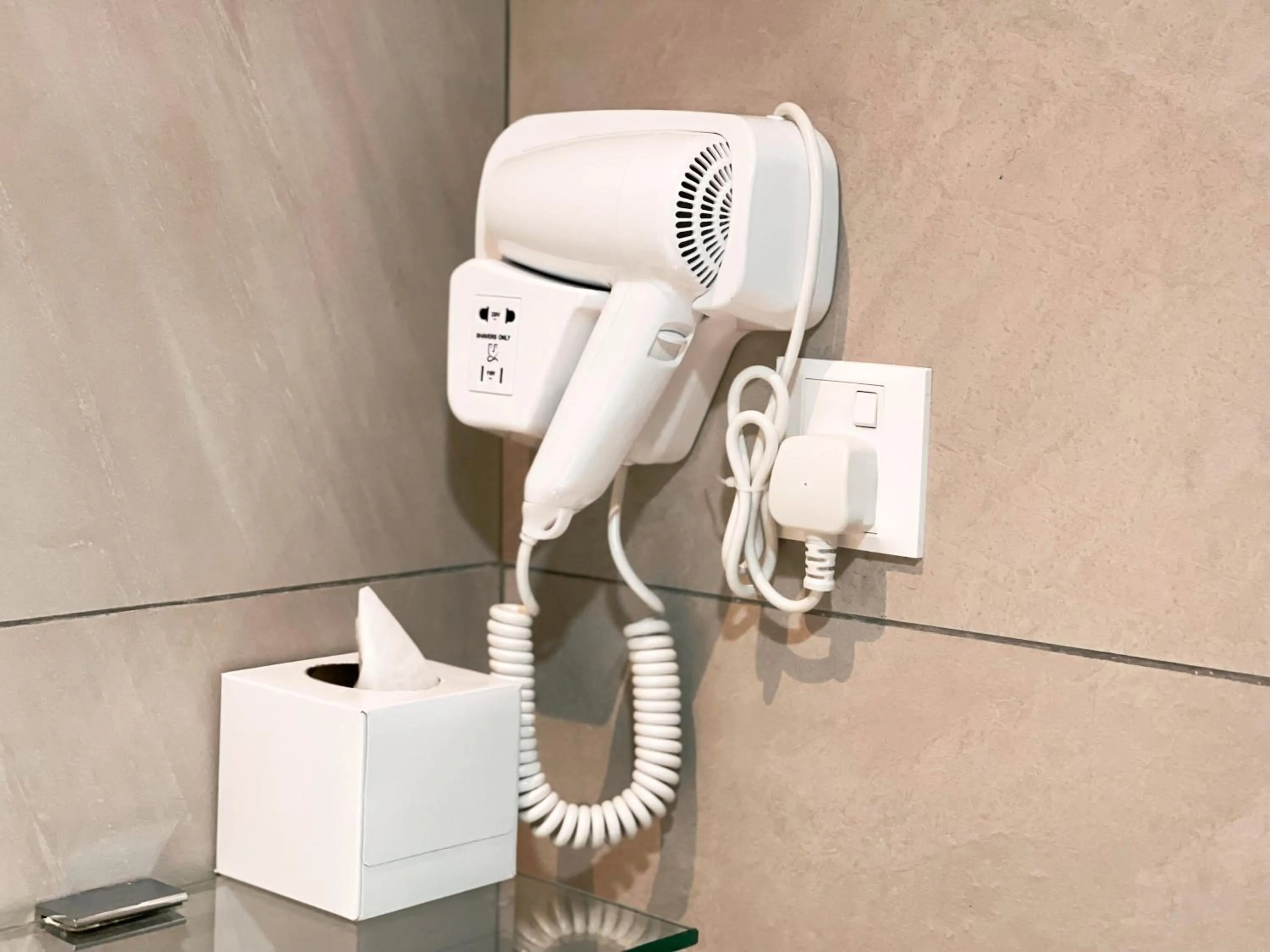 Bathroom in The Avenue M