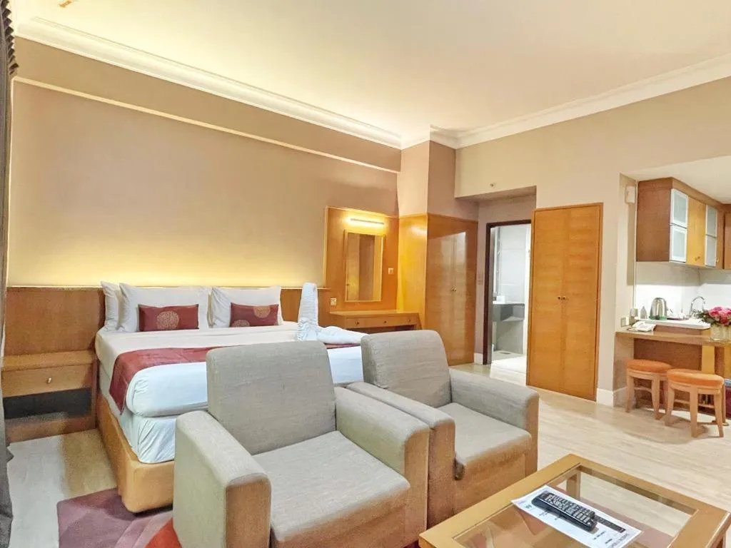 Living room, Bed in The Avenue M