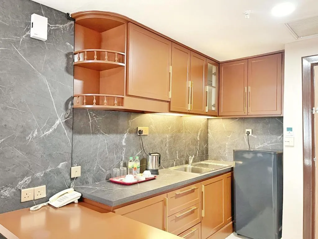 dishwasher in The Avenue M