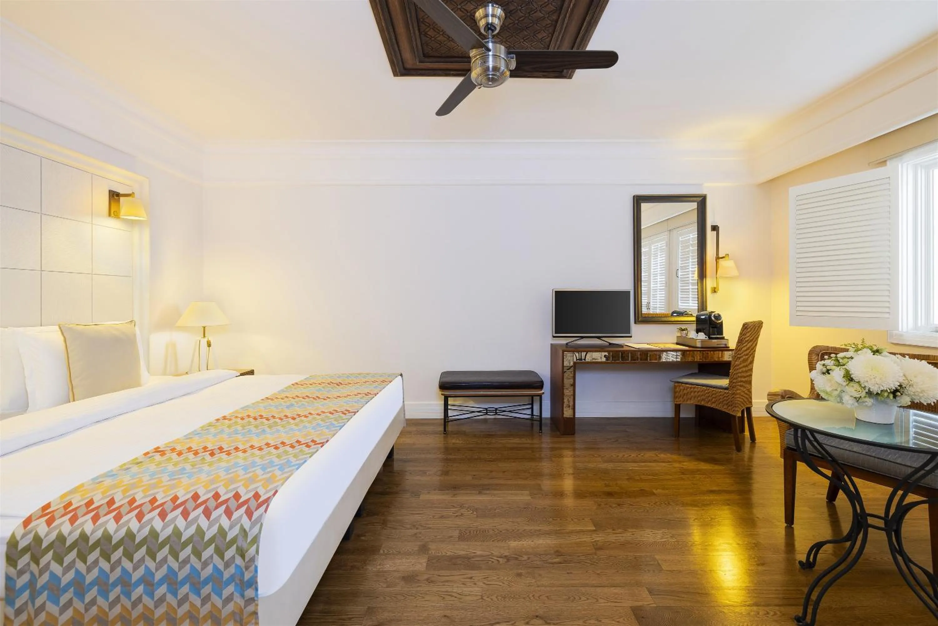 Communal lounge/ TV room, Bed in Kempinski Hotel Barbaros Bay Bodrum