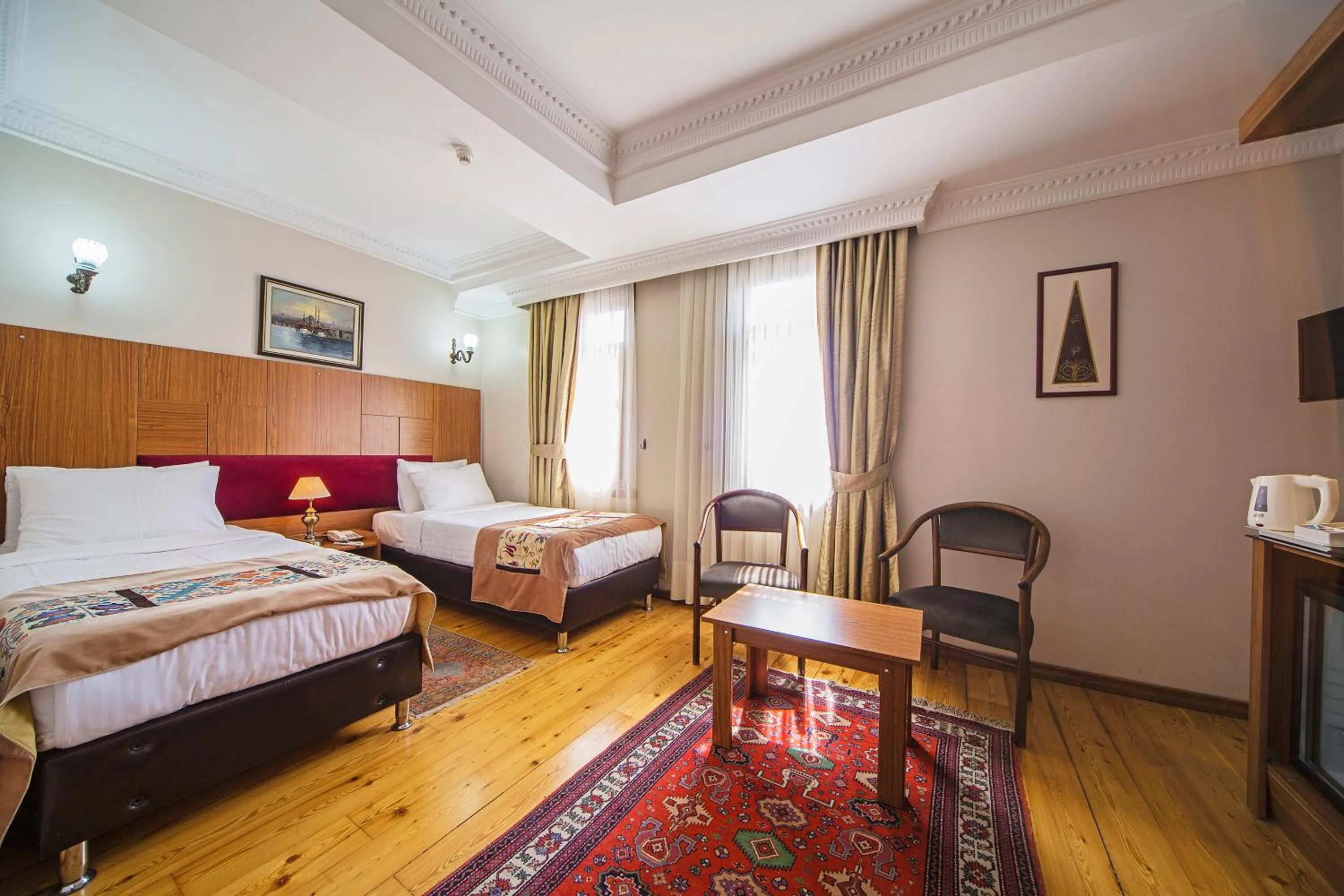 Photo of the whole room, Bed in Hippodrome Hotel