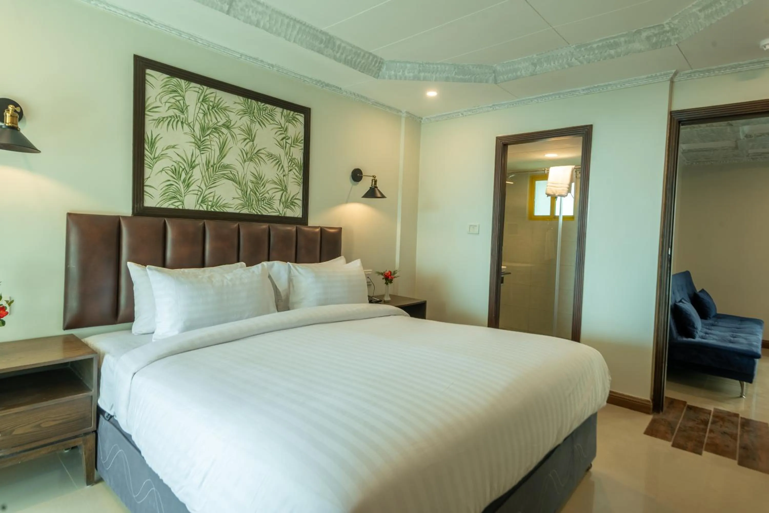 Bedroom, Bed in Cecil Murree