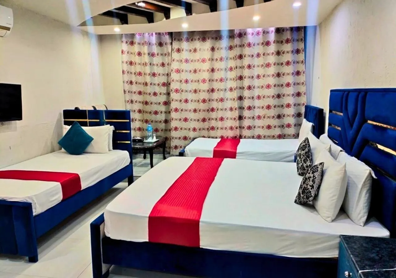 Bed in Quick continental Hotel - Jail Road