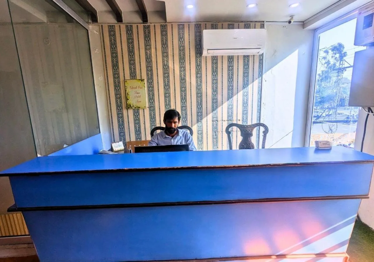 Lobby or reception in Quick continental Hotel - Jail Road