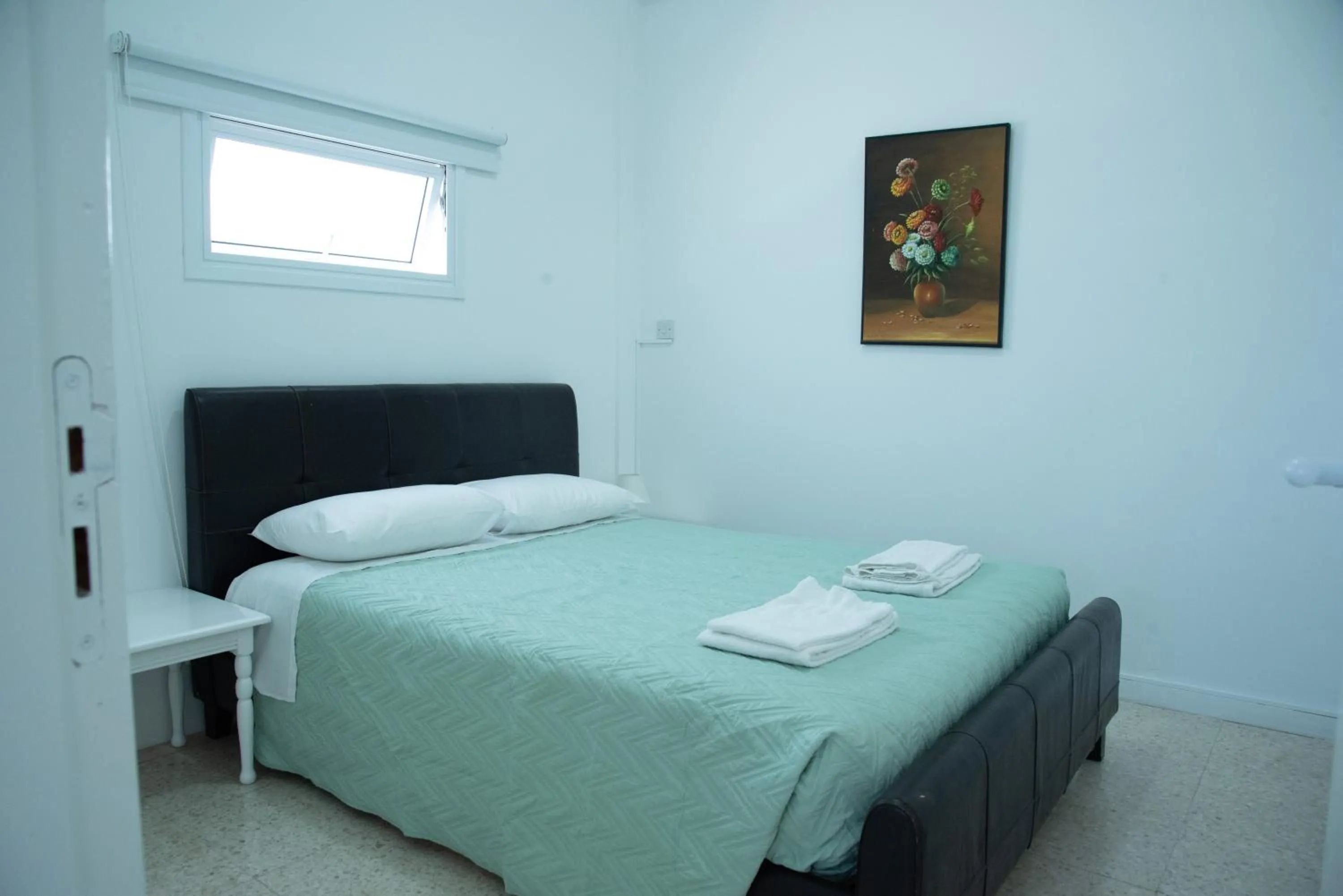 Economy Three-Bedroom Apartment in Flisvos Beach Apartments