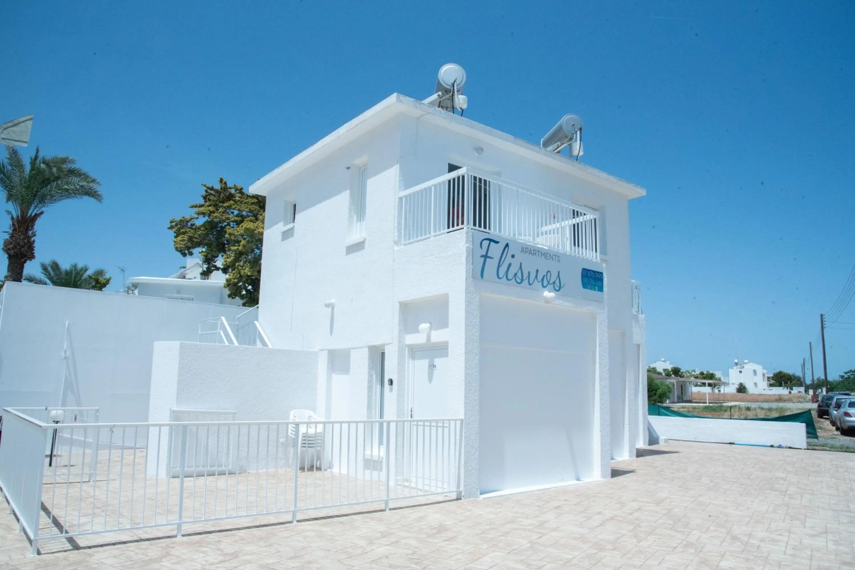 Economy Three-Bedroom Apartment in Flisvos Beach Apartments