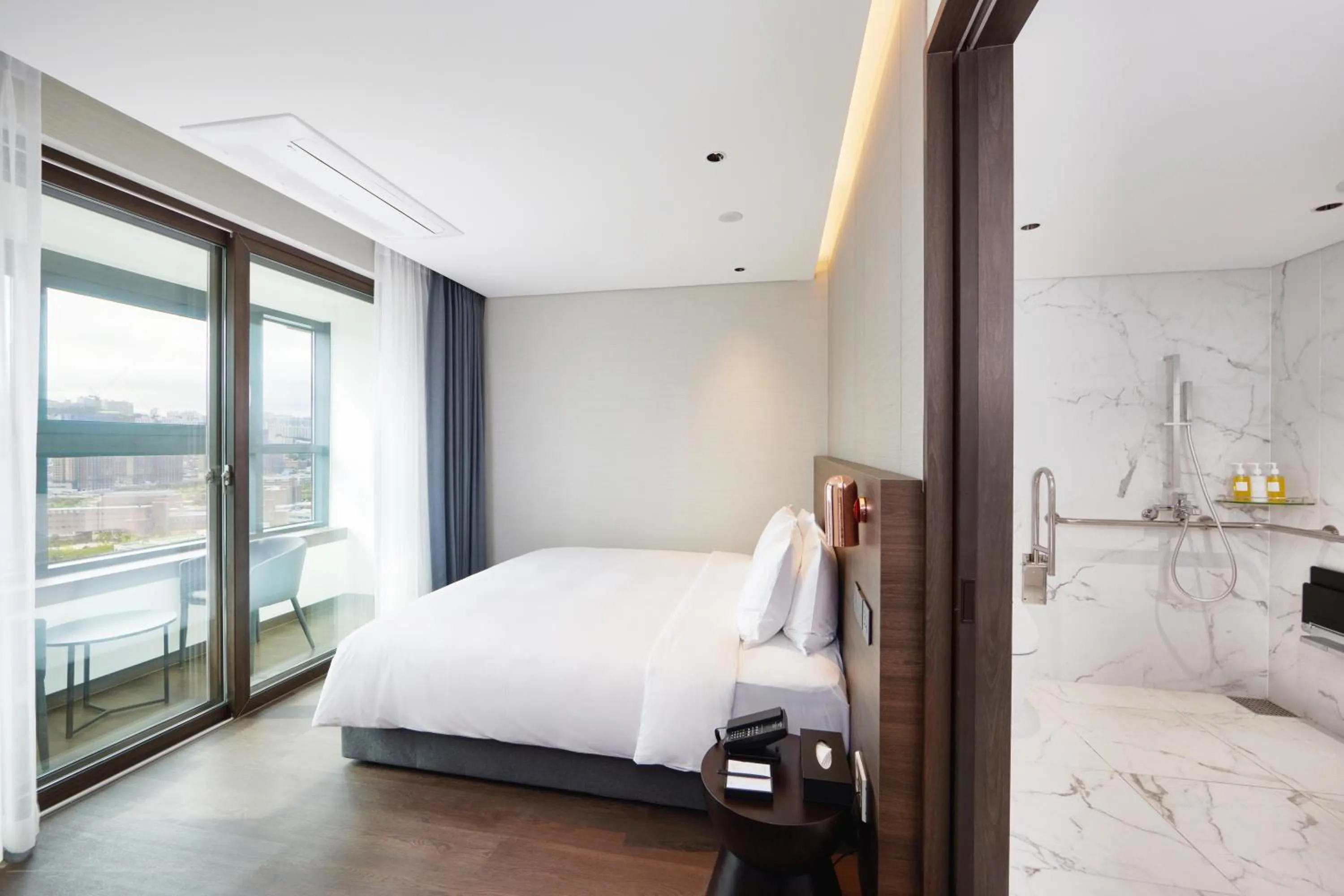 Bedroom, Bed in Citadines Connect Hari Busan