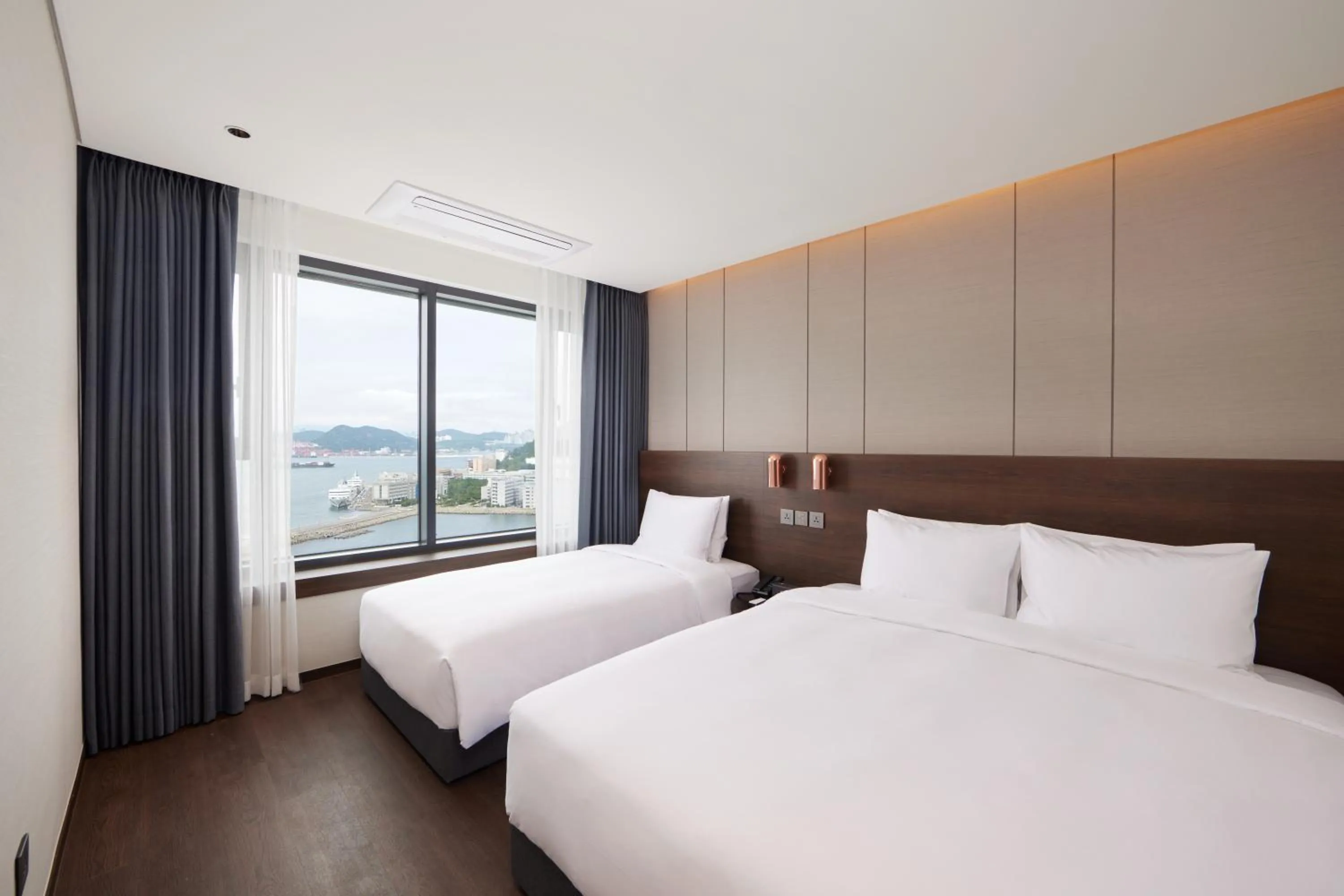 Bed in Citadines Connect Hari Busan