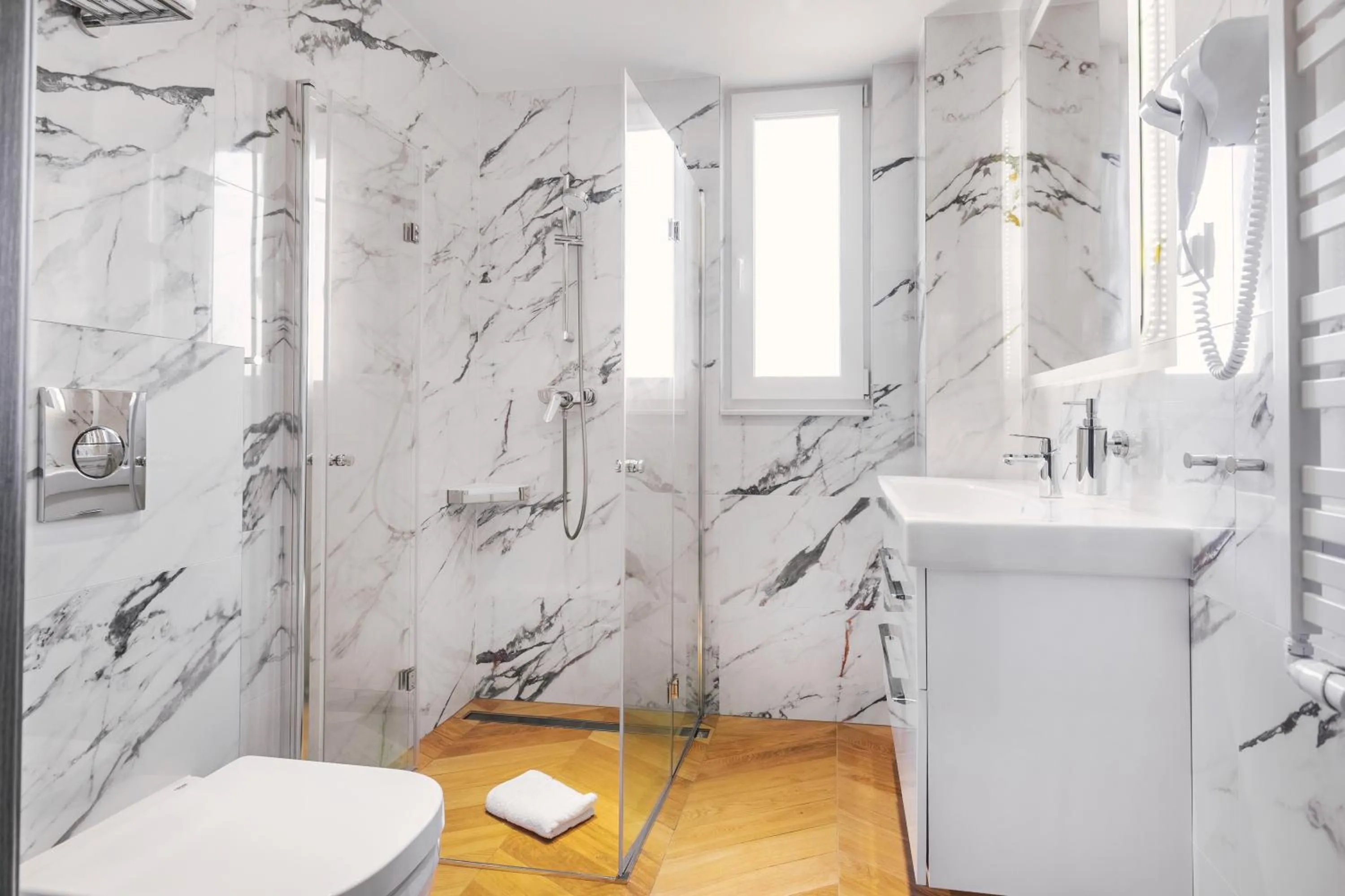 Shower in Belmar Park Resort