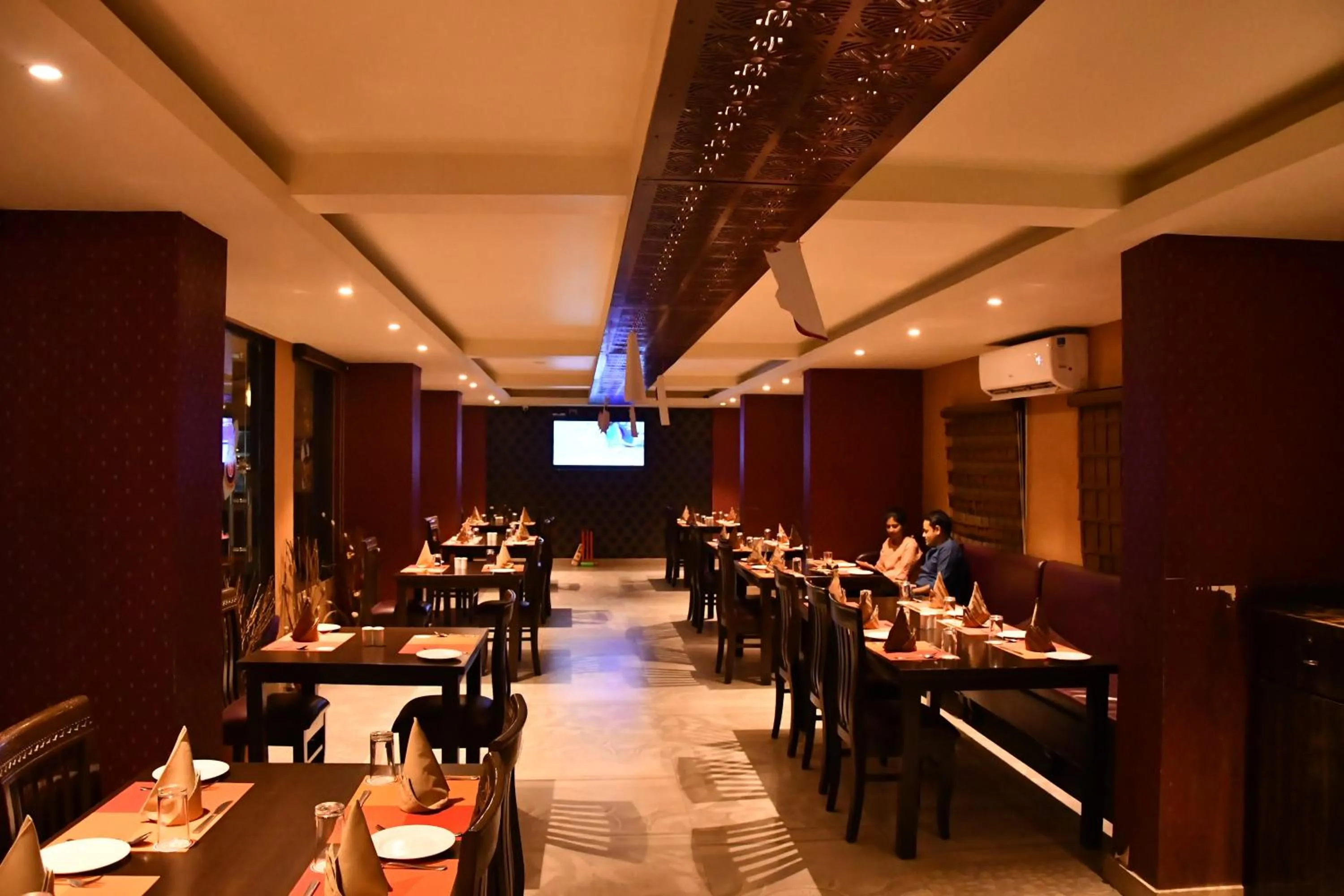 Restaurant/places to eat in Chinmaye Inn