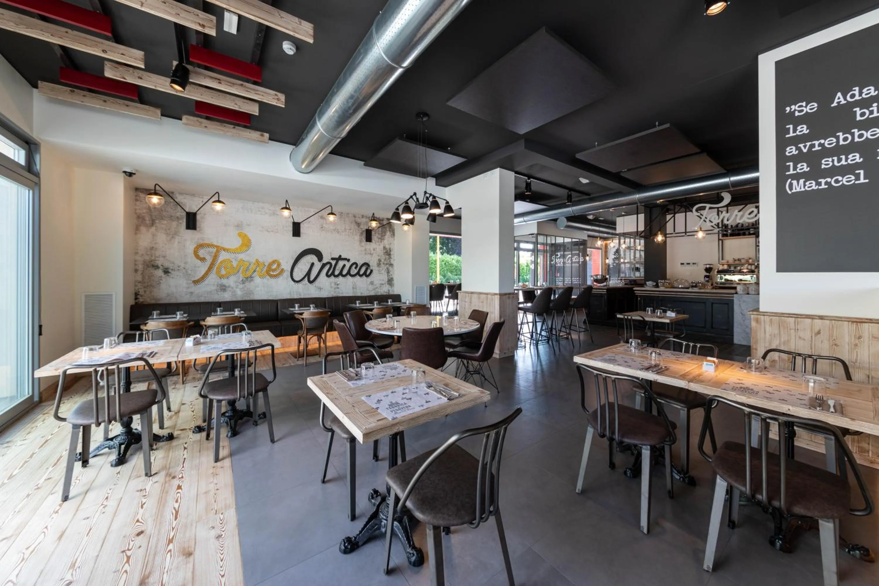 Restaurant/places to eat in Torre Antica Venice Airport Hotel