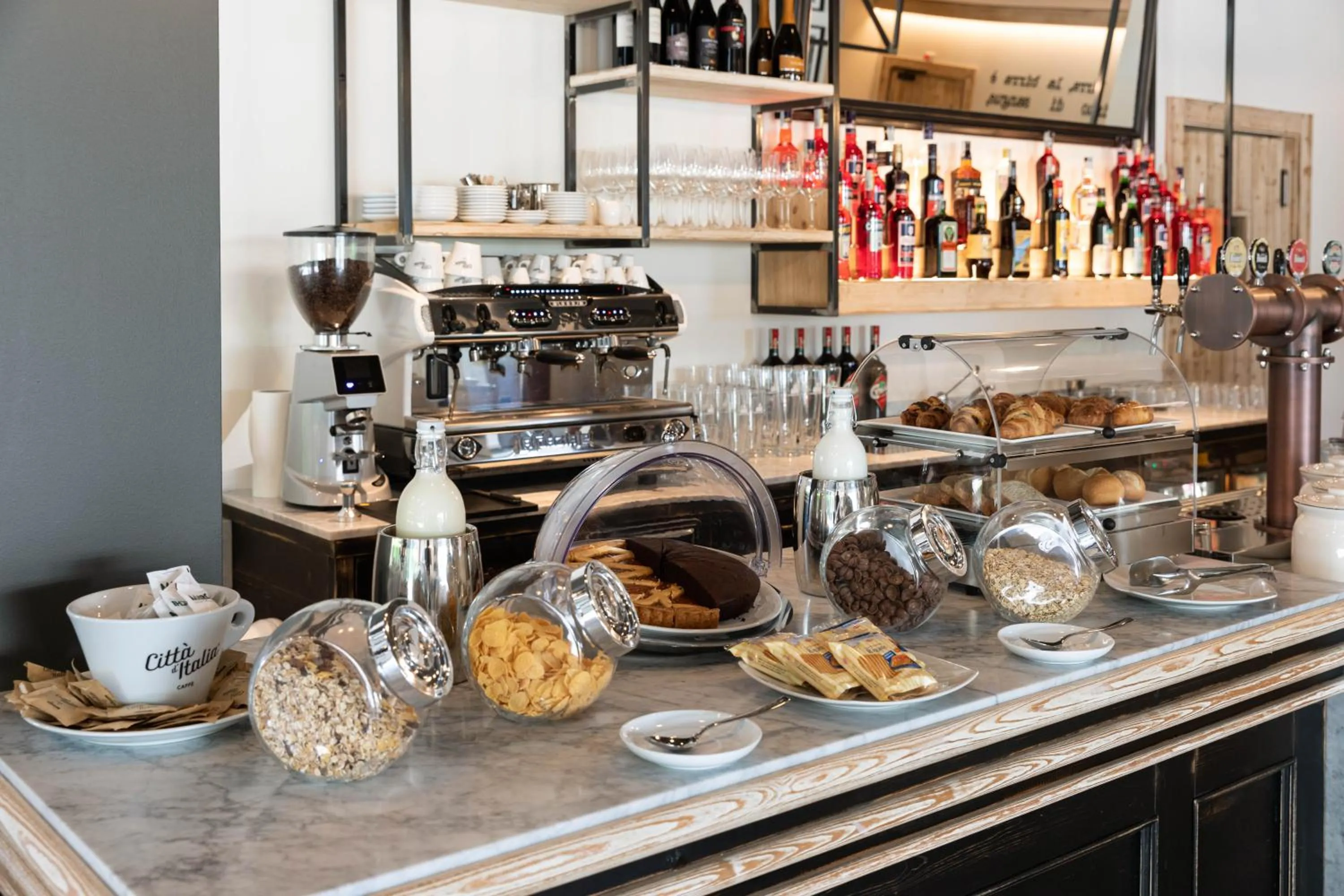 Food and drinks in Torre Antica Venice Airport Hotel