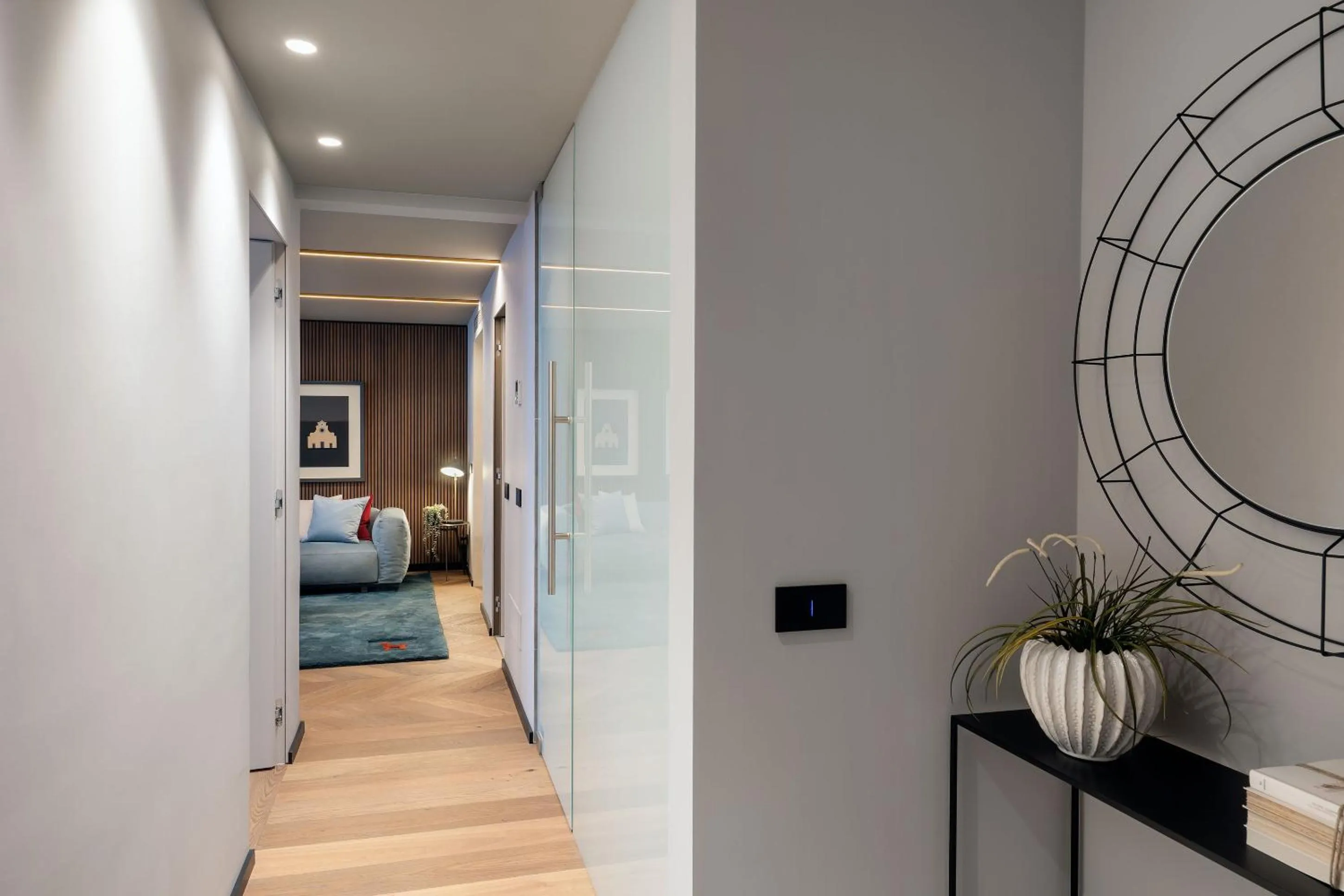 One-Bedroom Apartment in Arts & Crafts Apartments