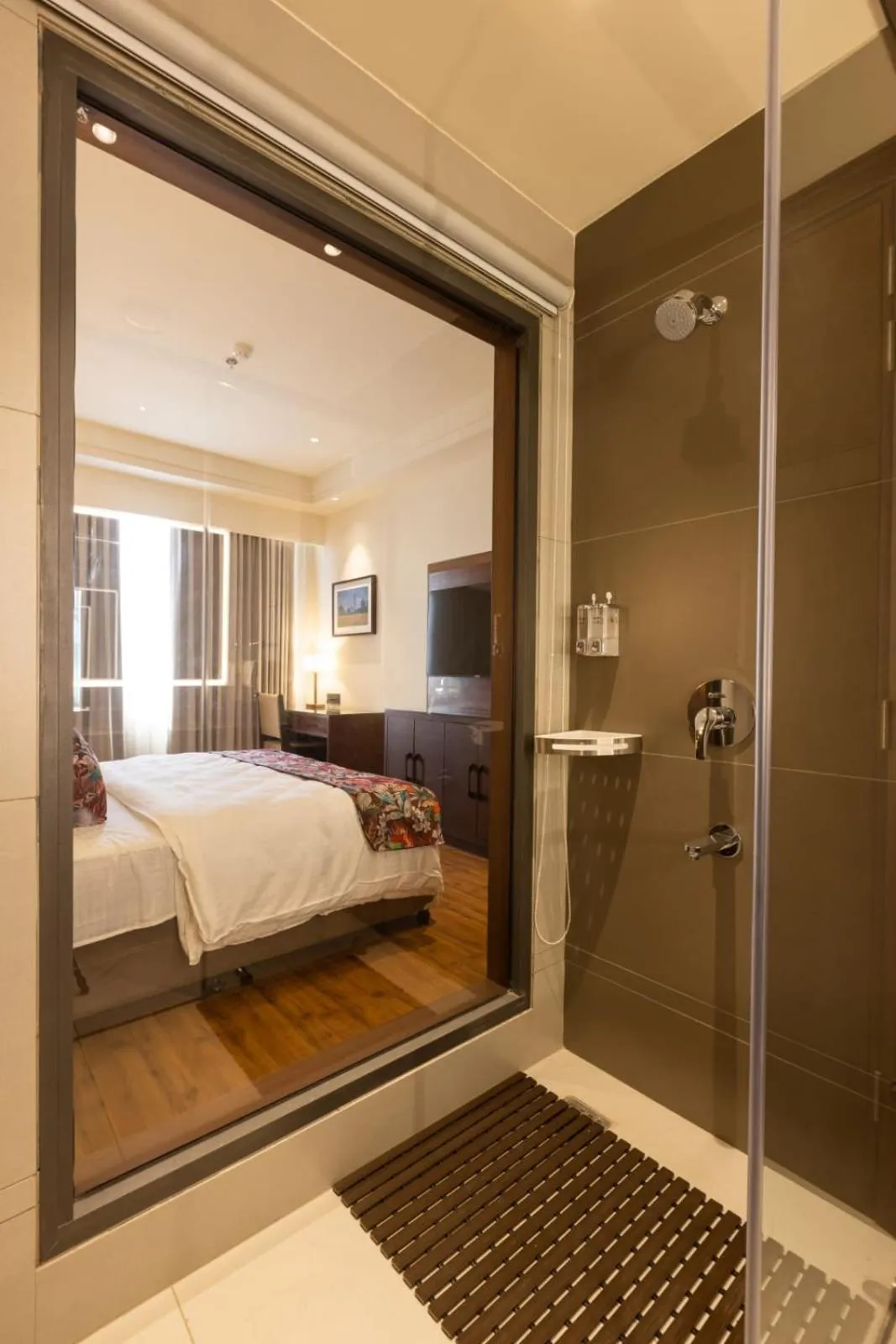 Bed in Clarks Inn Express Ludhiana