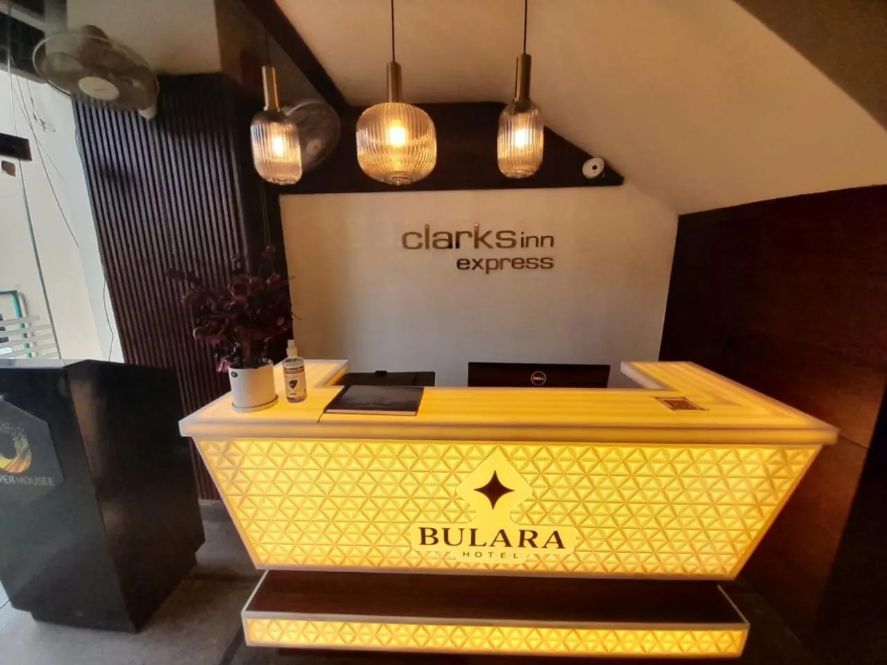 Facade/entrance in Clarks Inn Express Ludhiana