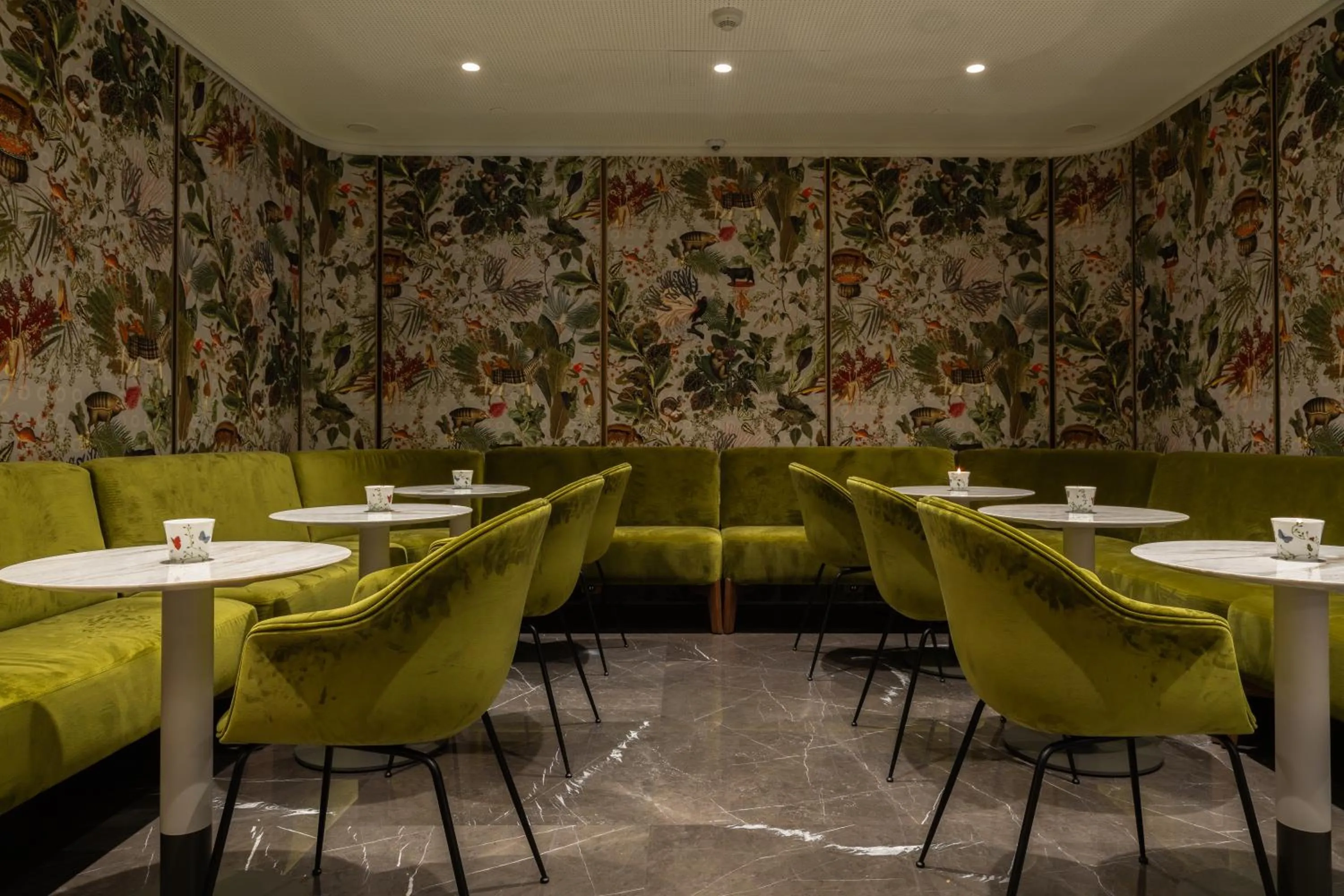 Restaurant/places to eat in Hilton Kyiv