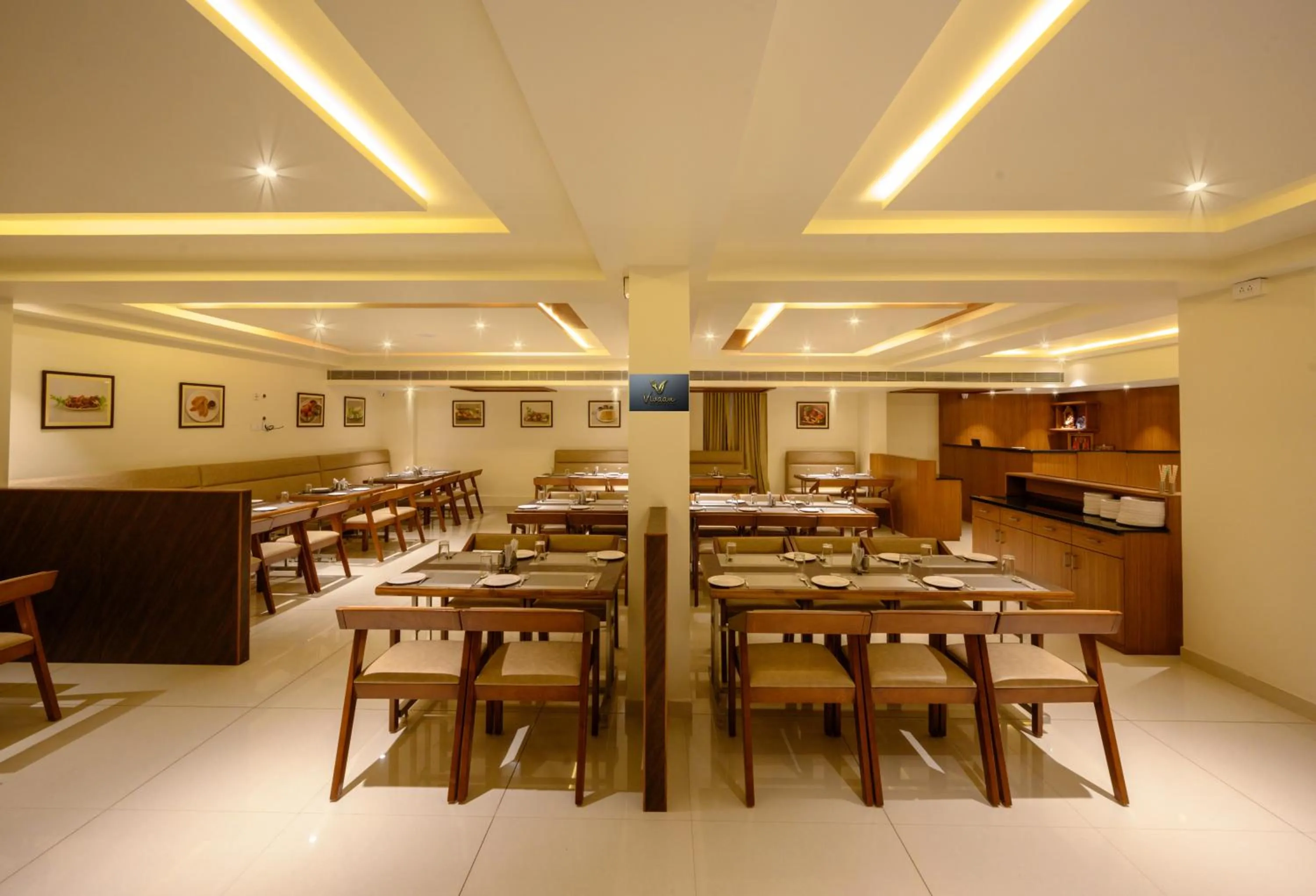 Restaurant/places to eat in Chithara Comforts