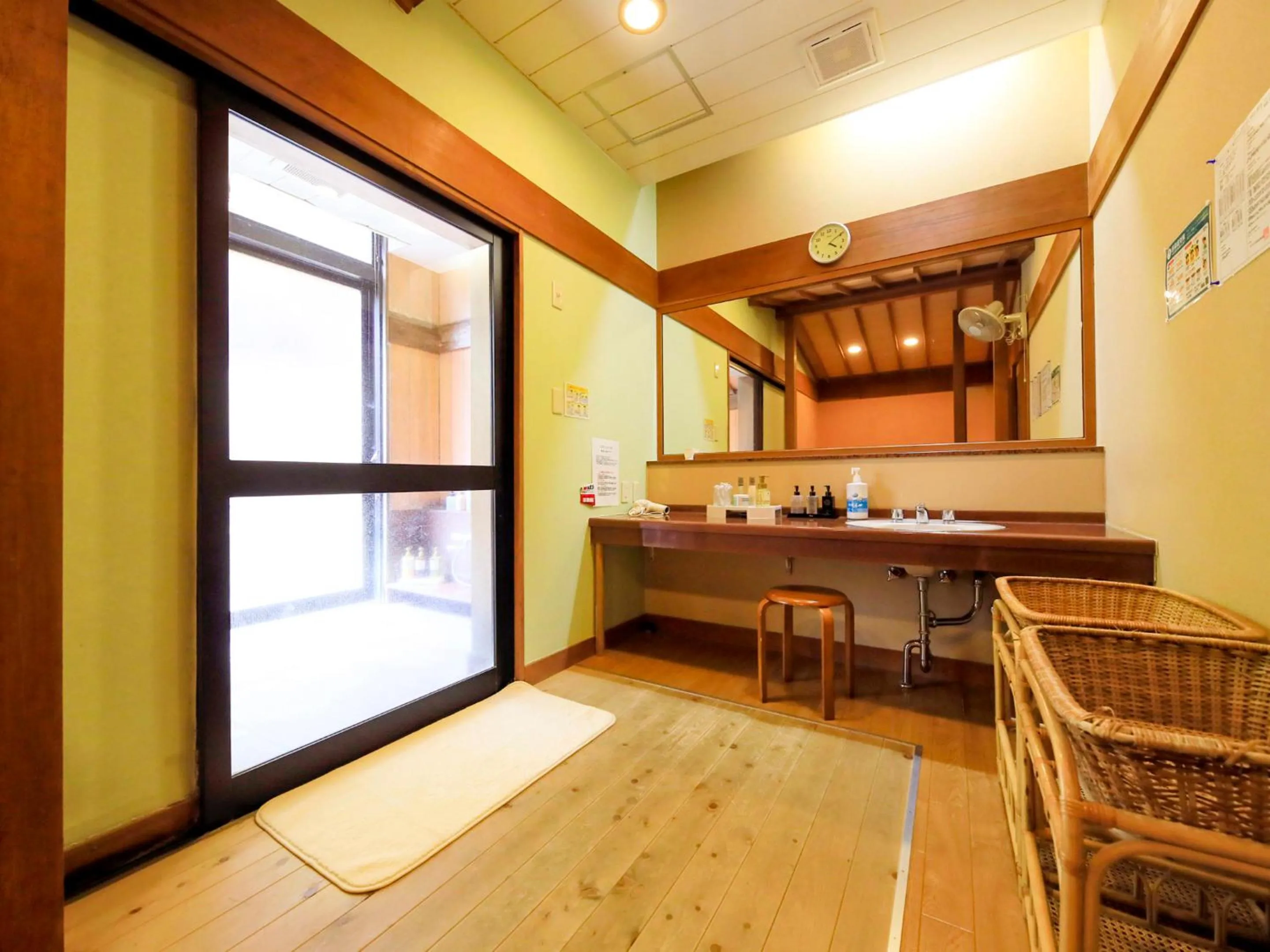 Hot Spring Bath in SPRINGS VILLAGE 足柄 丹沢温泉リゾート＆グランピング