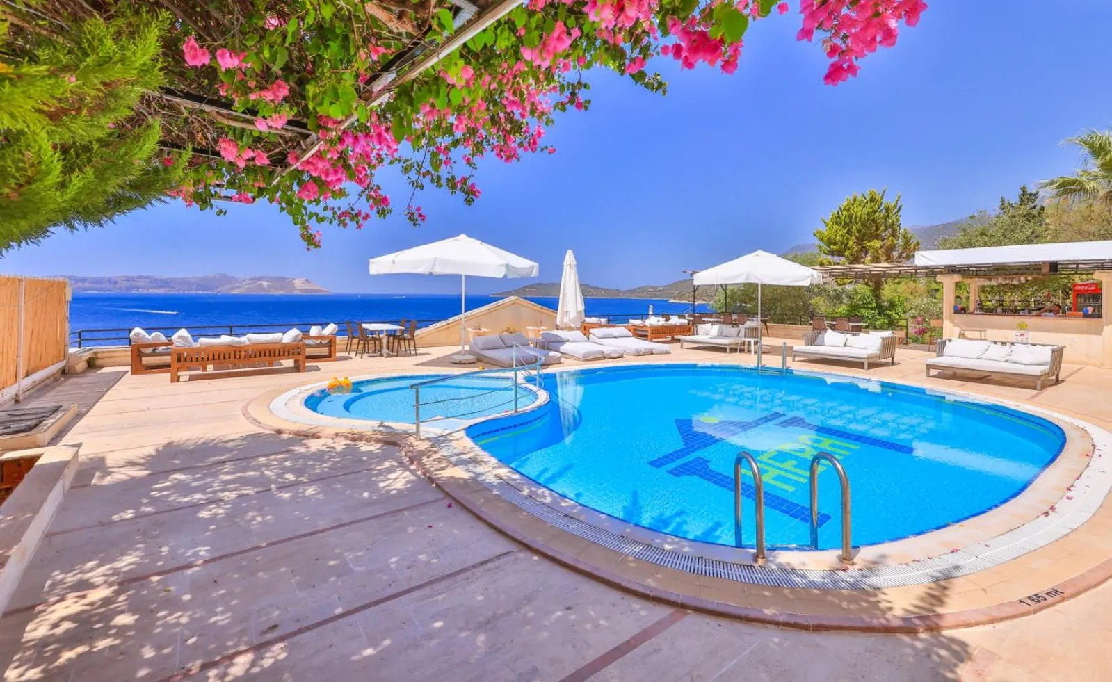 Pool view in Hera Hotel