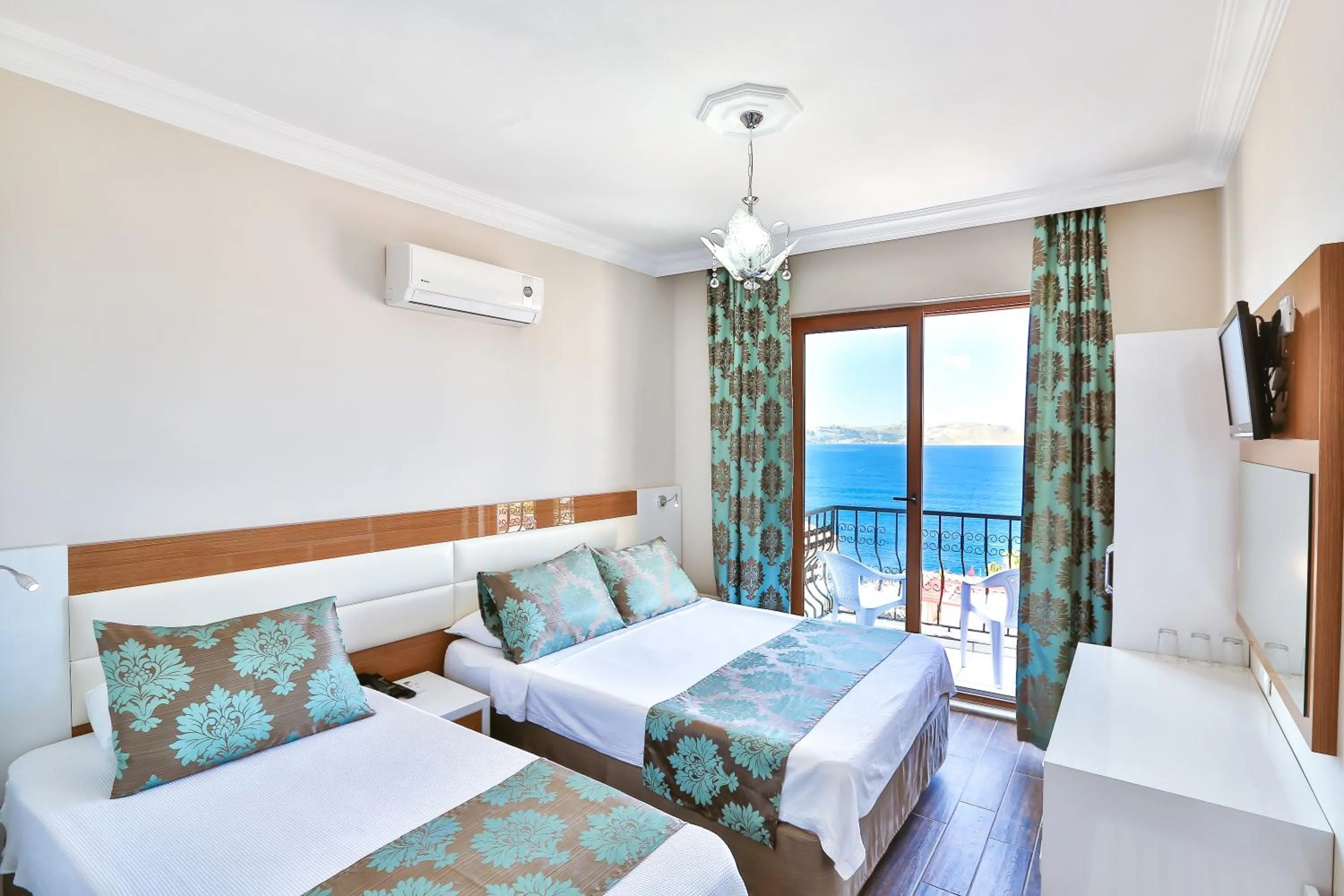 View (from property/room), Bed in Hotel Kayahan