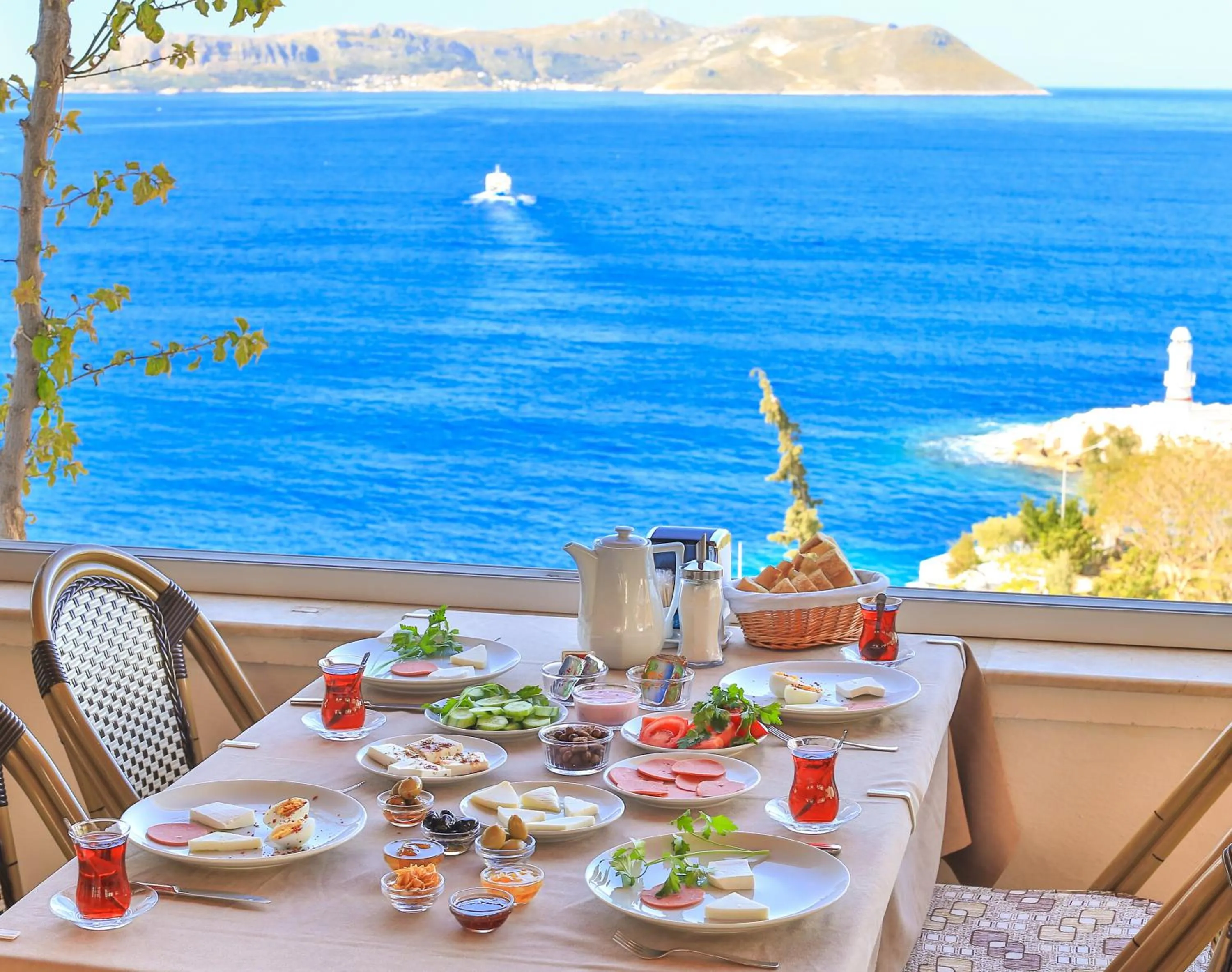 Restaurant/places to eat in Hotel Kayahan