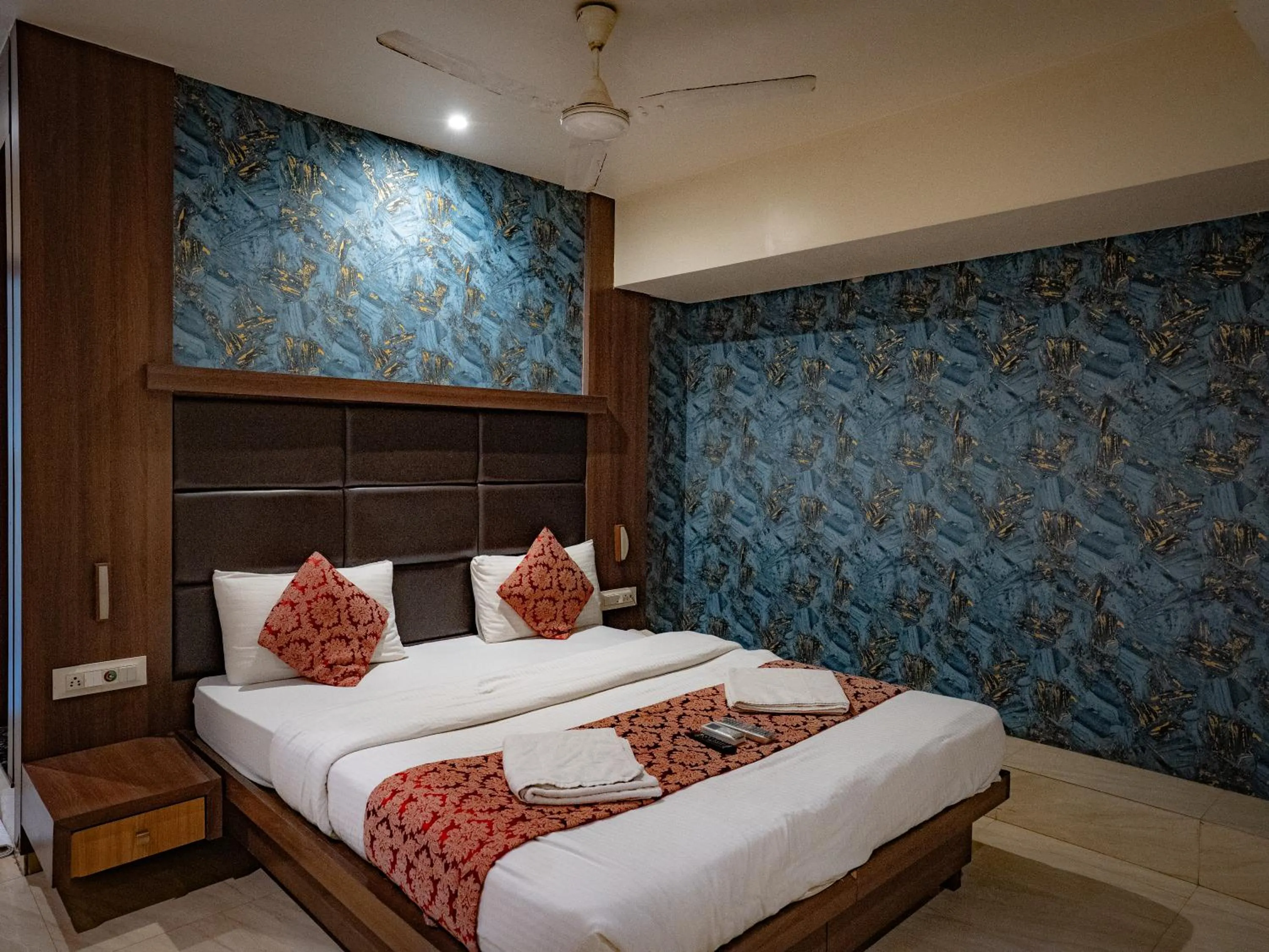 Bed in Hotel Mourya Residency