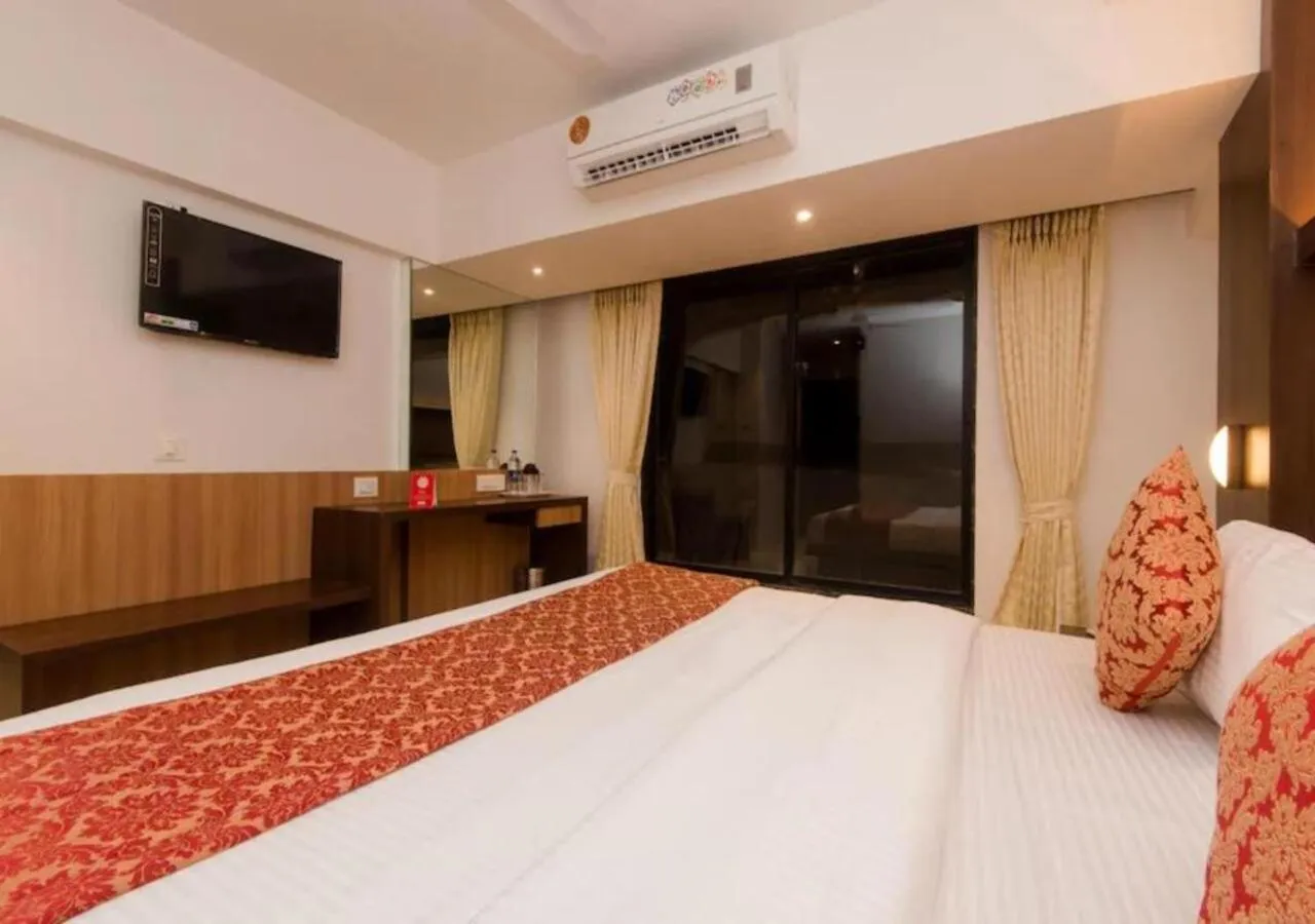 Bedroom, Bed in Hotel Mourya Residency