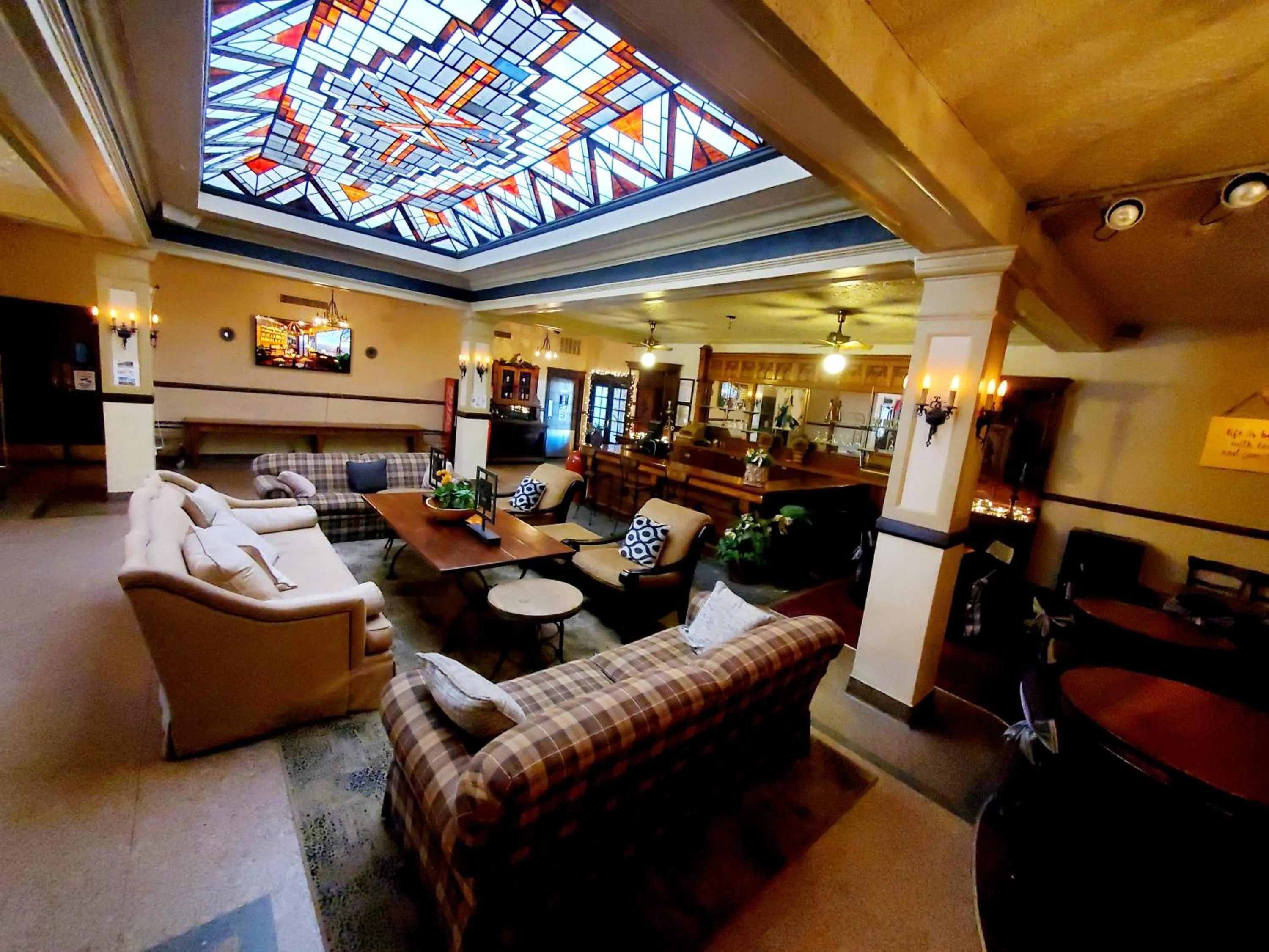 Lounge or bar in Monte Villa Hotel