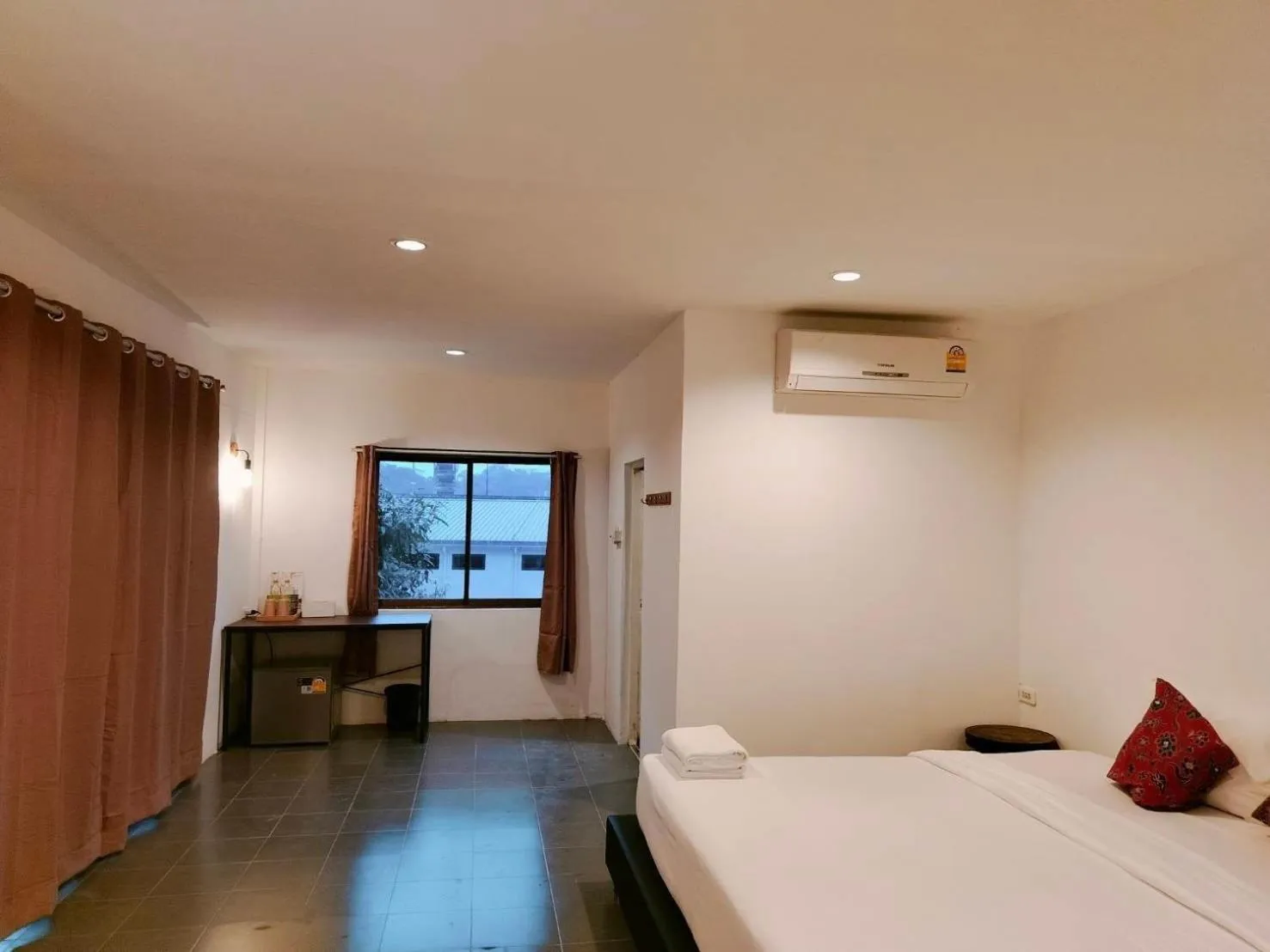 air conditioner, Bed in THANSILA Resort