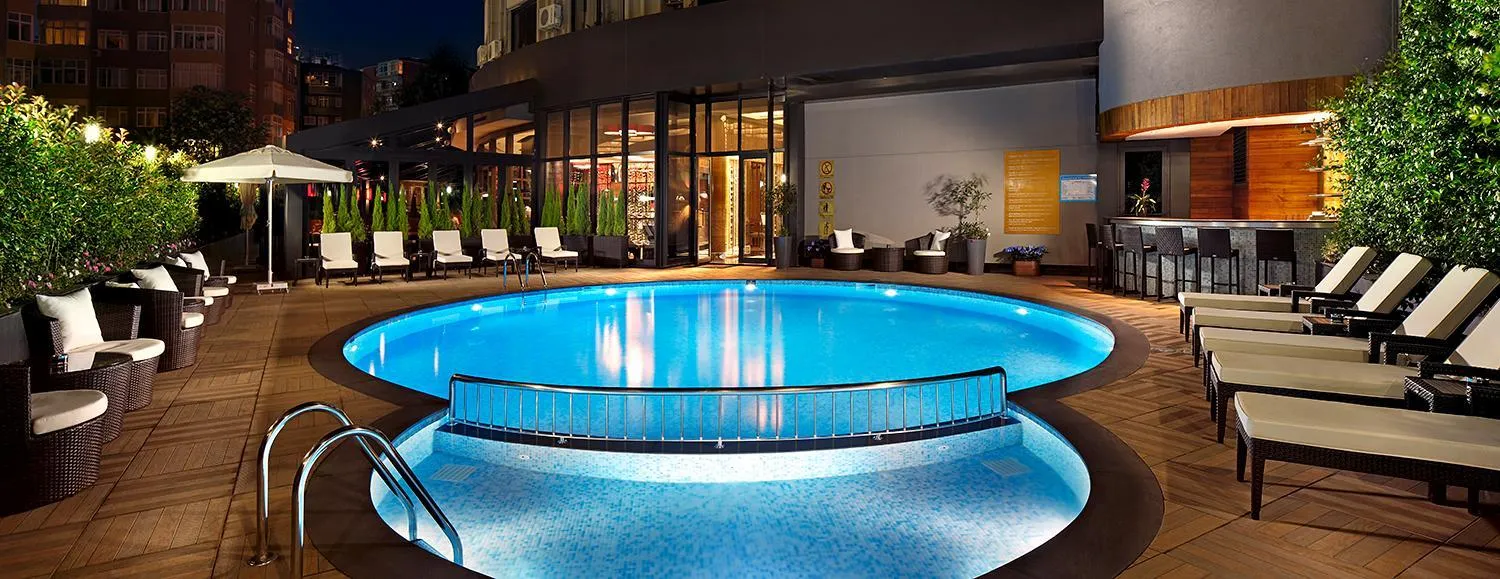 Swimming pool in Surmeli Istanbul Hotel