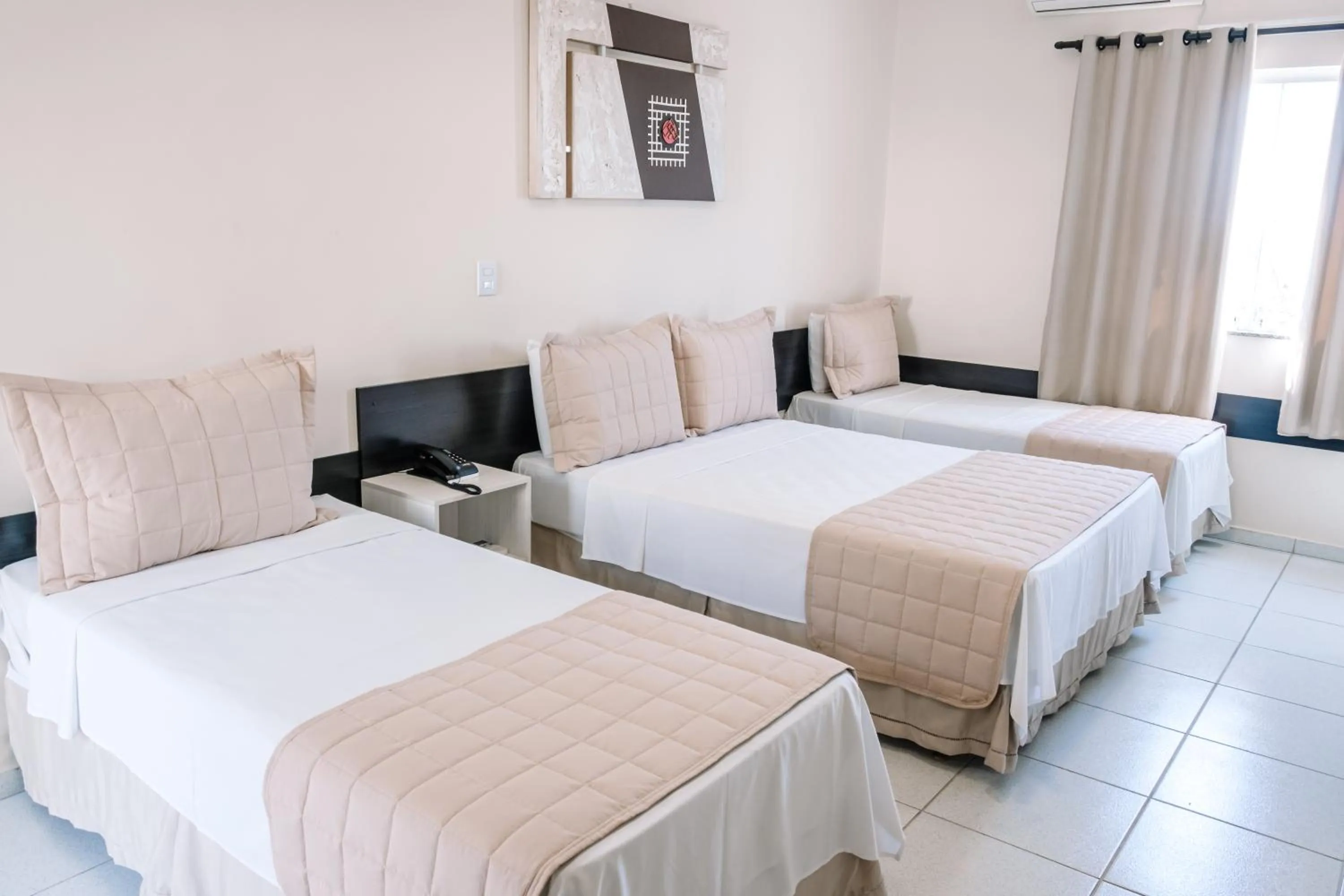 Bedroom, Bed in Ferian Plaza Hotel