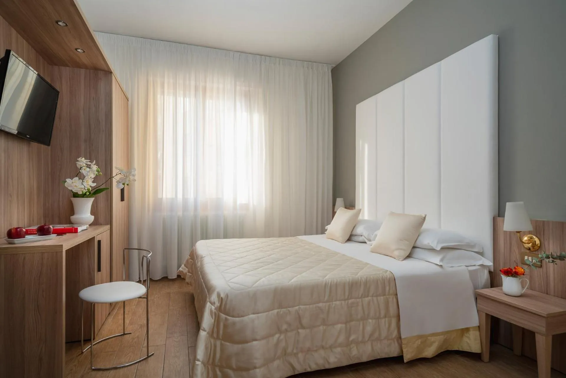 Photo of the whole room, Bed in Hotel Re Enzo