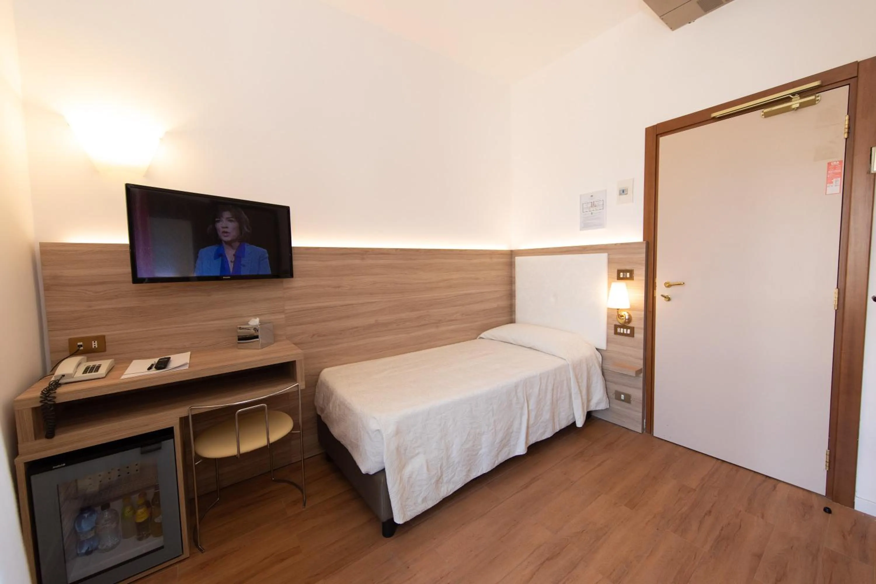 Bedroom, Bed in Hotel Re Enzo