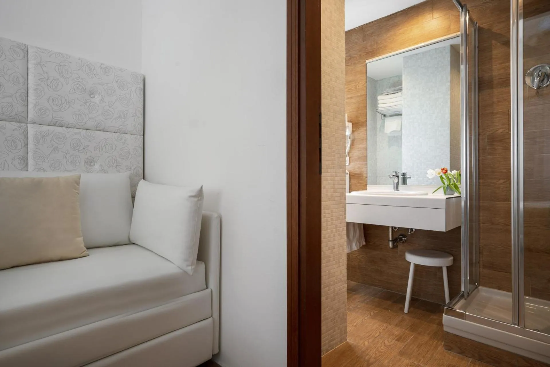 Bathroom in Hotel Re Enzo